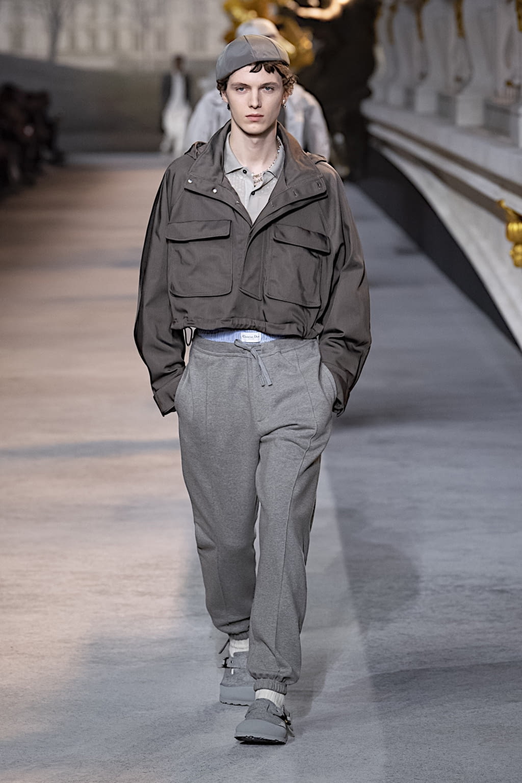 Fashion Week Paris Fall/Winter 2022 look 33 from the Dior Men collection 男装