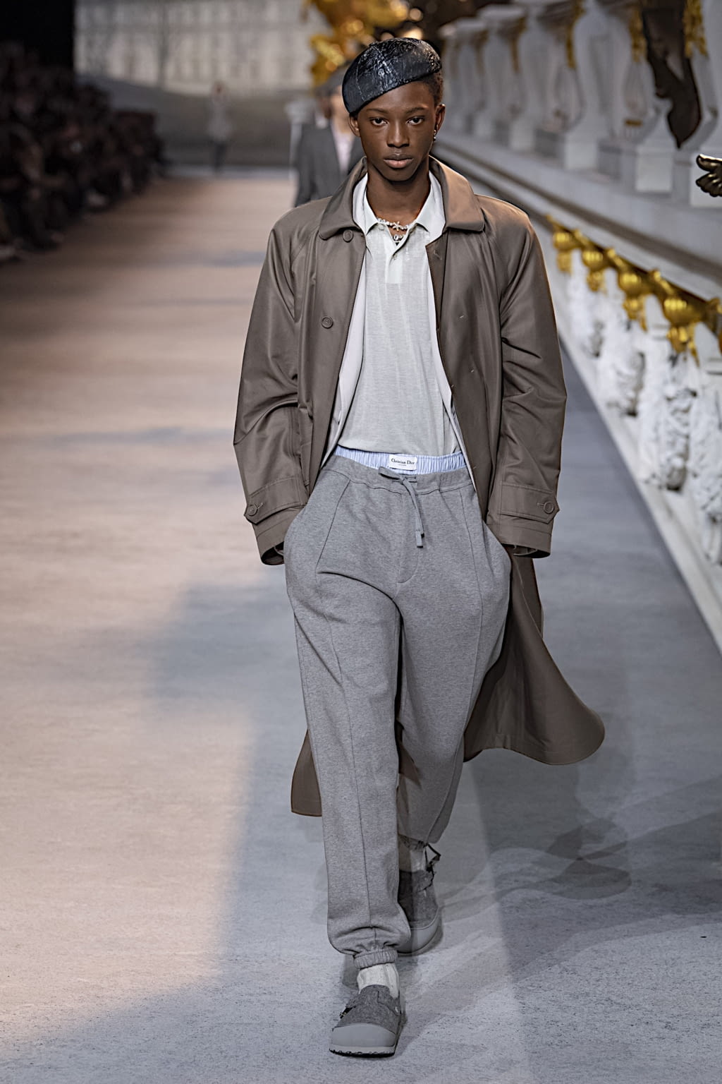 Fashion Week Paris Fall/Winter 2022 look 36 from the Dior Men collection menswear