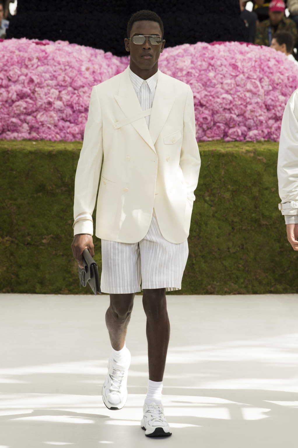 Fashion Week Paris Spring/Summer 2019 look 11 from the Dior Men collection menswear