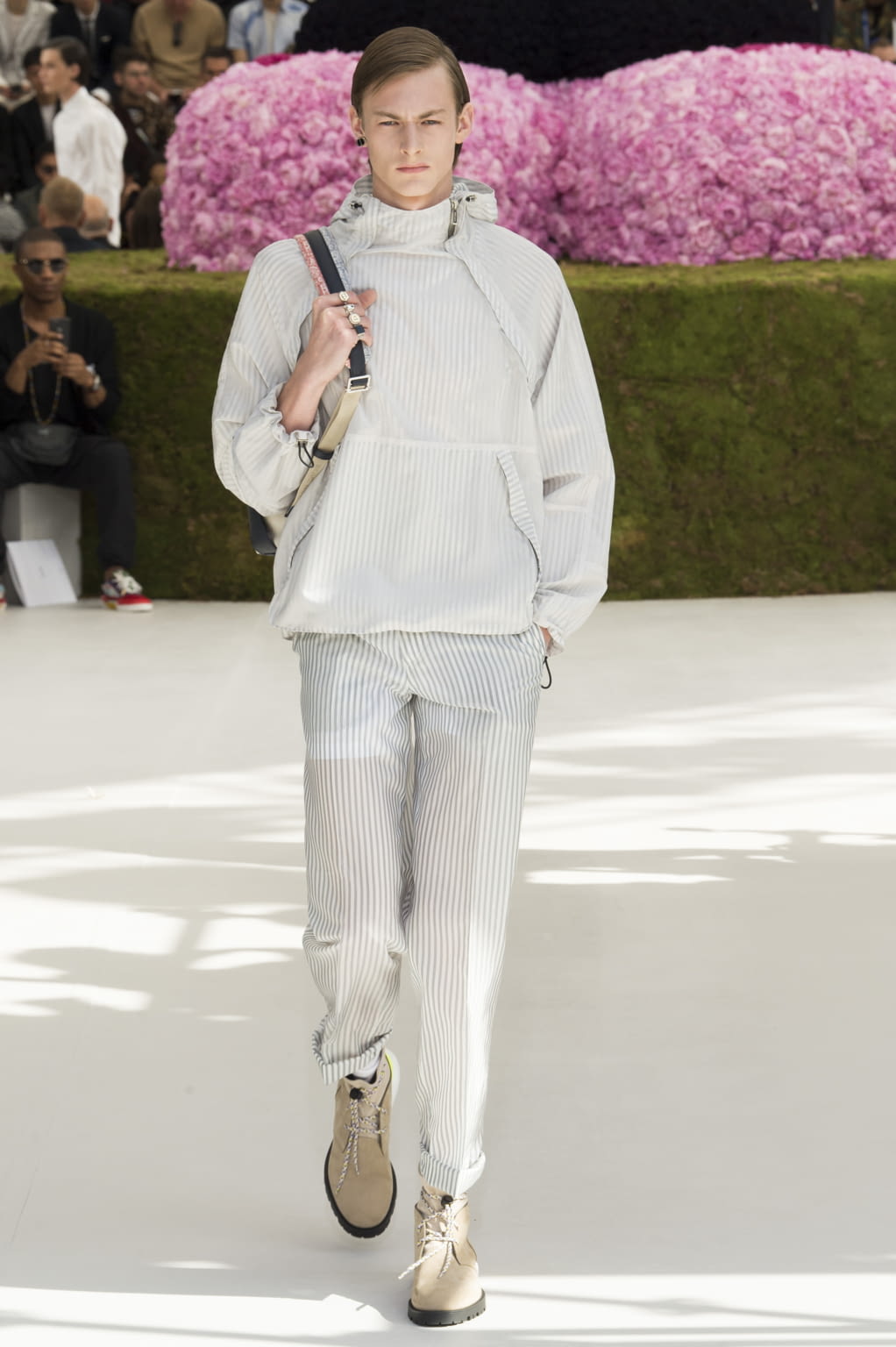 Fashion Week Paris Spring/Summer 2019 look 14 from the Dior Men collection menswear