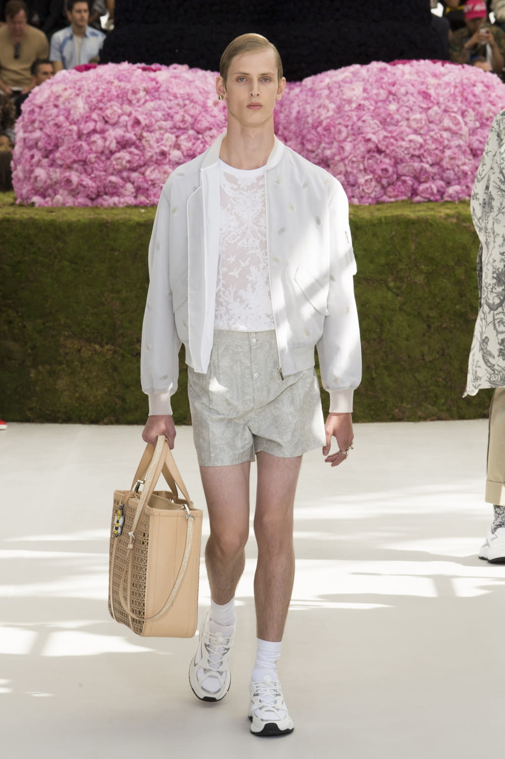 Fashion Week Paris Spring/Summer 2019 look 18 from the Dior Men collection menswear