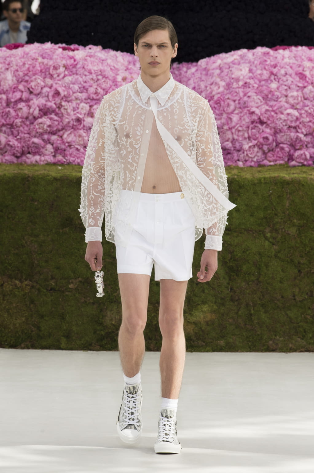Fashion Week Paris Spring/Summer 2019 look 2 from the Dior Men collection menswear