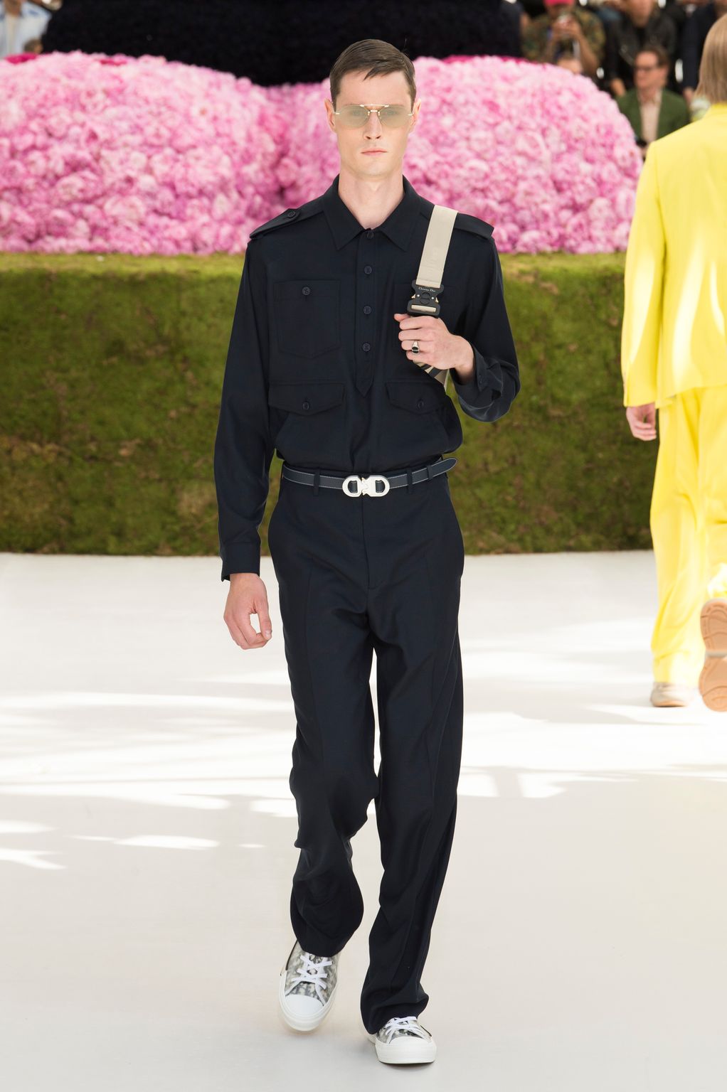 Fashion Week Paris Spring/Summer 2019 look 29 from the Dior Men collection menswear
