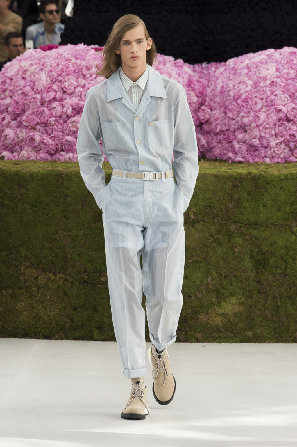 Fashion Week Paris Spring/Summer 2019 look 3 from the Dior Men collection menswear