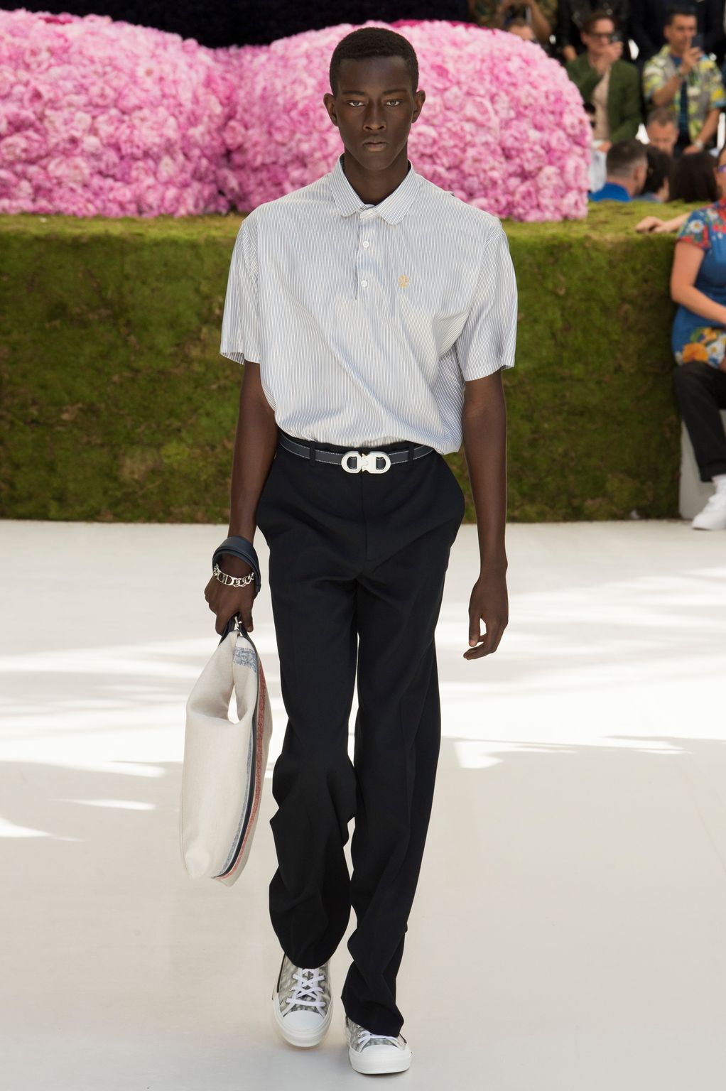 Fashion Week Paris Spring/Summer 2019 look 31 from the Dior Men collection menswear
