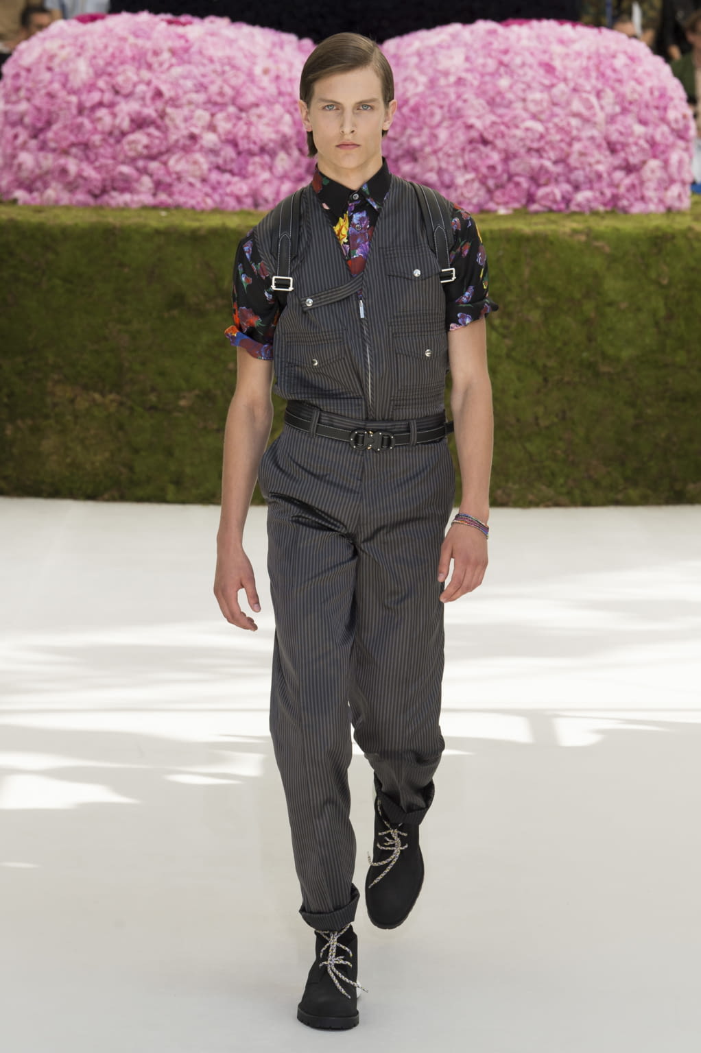 Fashion Week Paris Spring/Summer 2019 look 42 from the Dior Men collection menswear