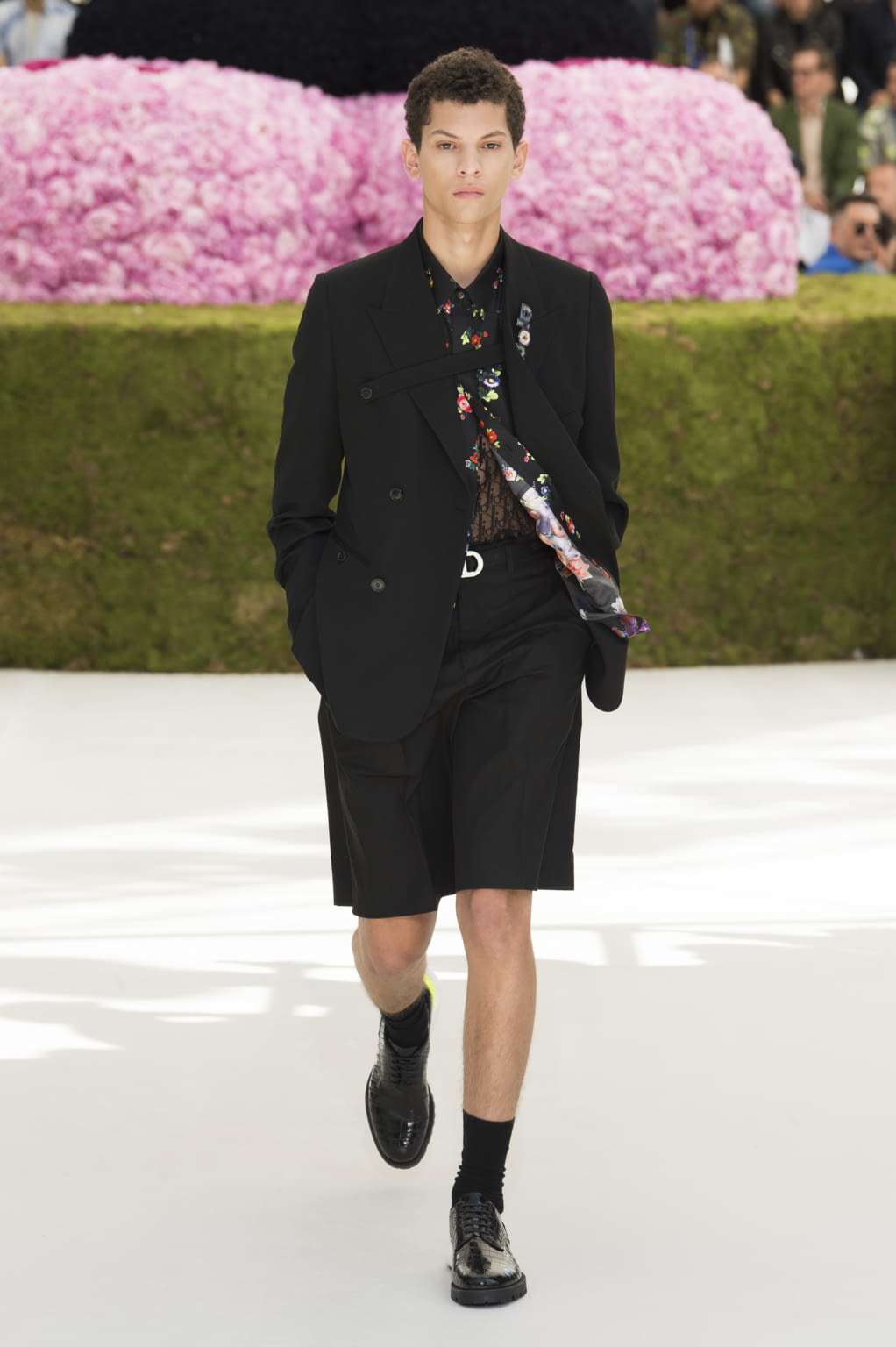 Fashion Week Paris Spring/Summer 2019 look 48 from the Dior Men collection menswear
