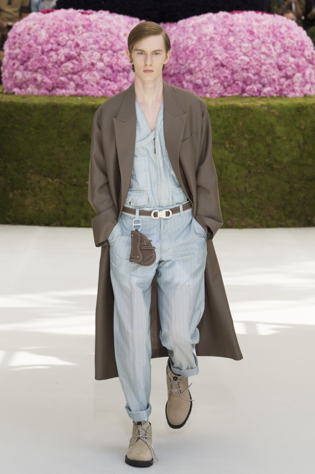 Fashion Week Paris Spring/Summer 2019 look 8 from the Dior Men collection menswear