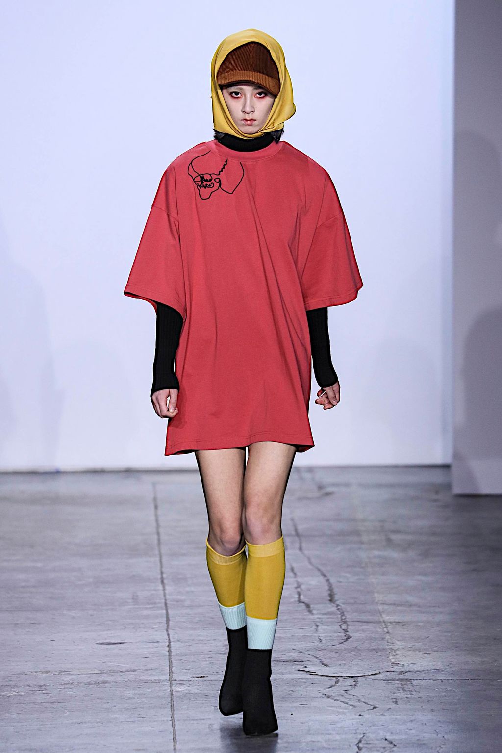 Fashion Week New York Fall/Winter 2019 look 11 from the Dirty Pineapple collection 女装