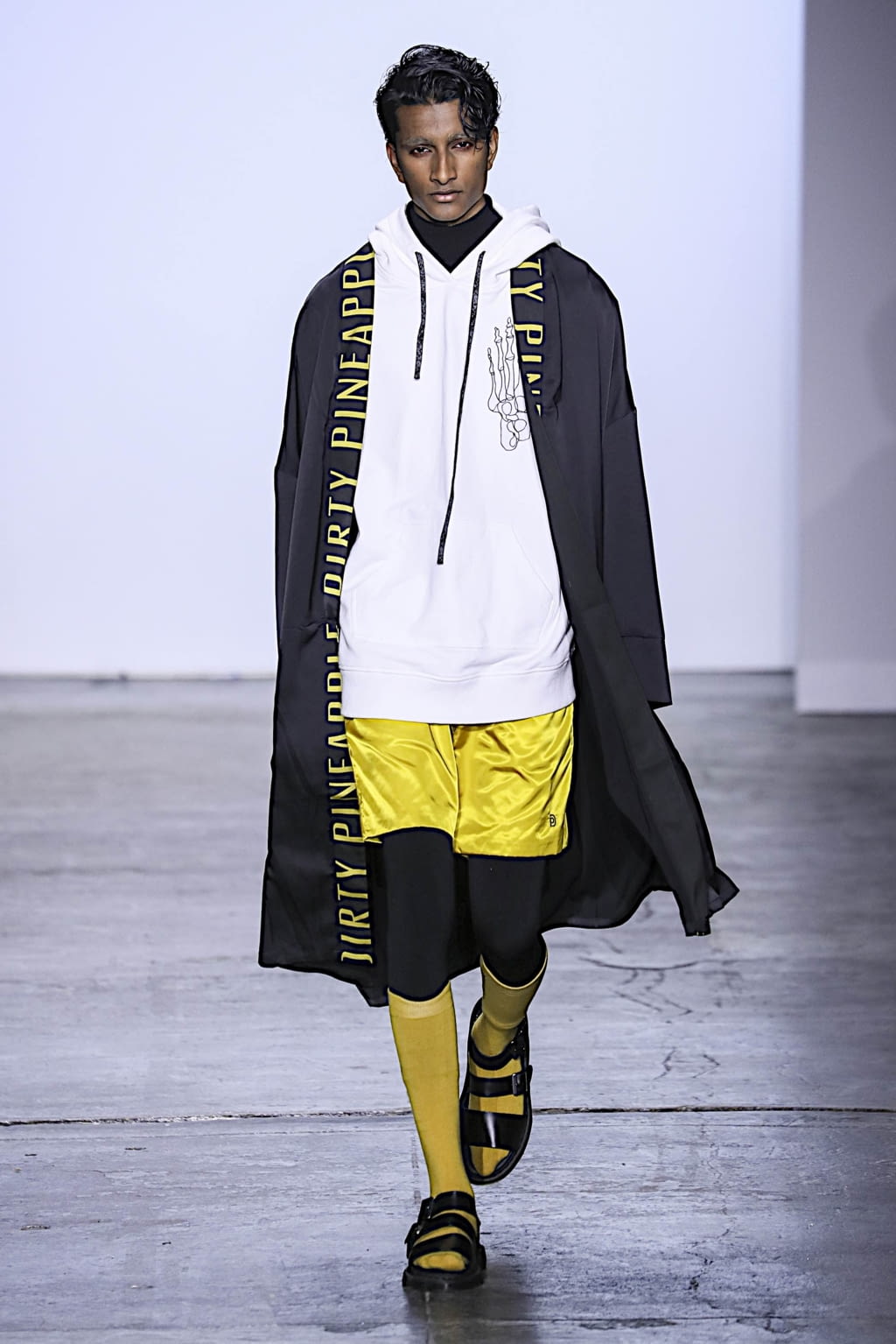 Fashion Week New York Fall/Winter 2019 look 18 from the Dirty Pineapple collection womenswear