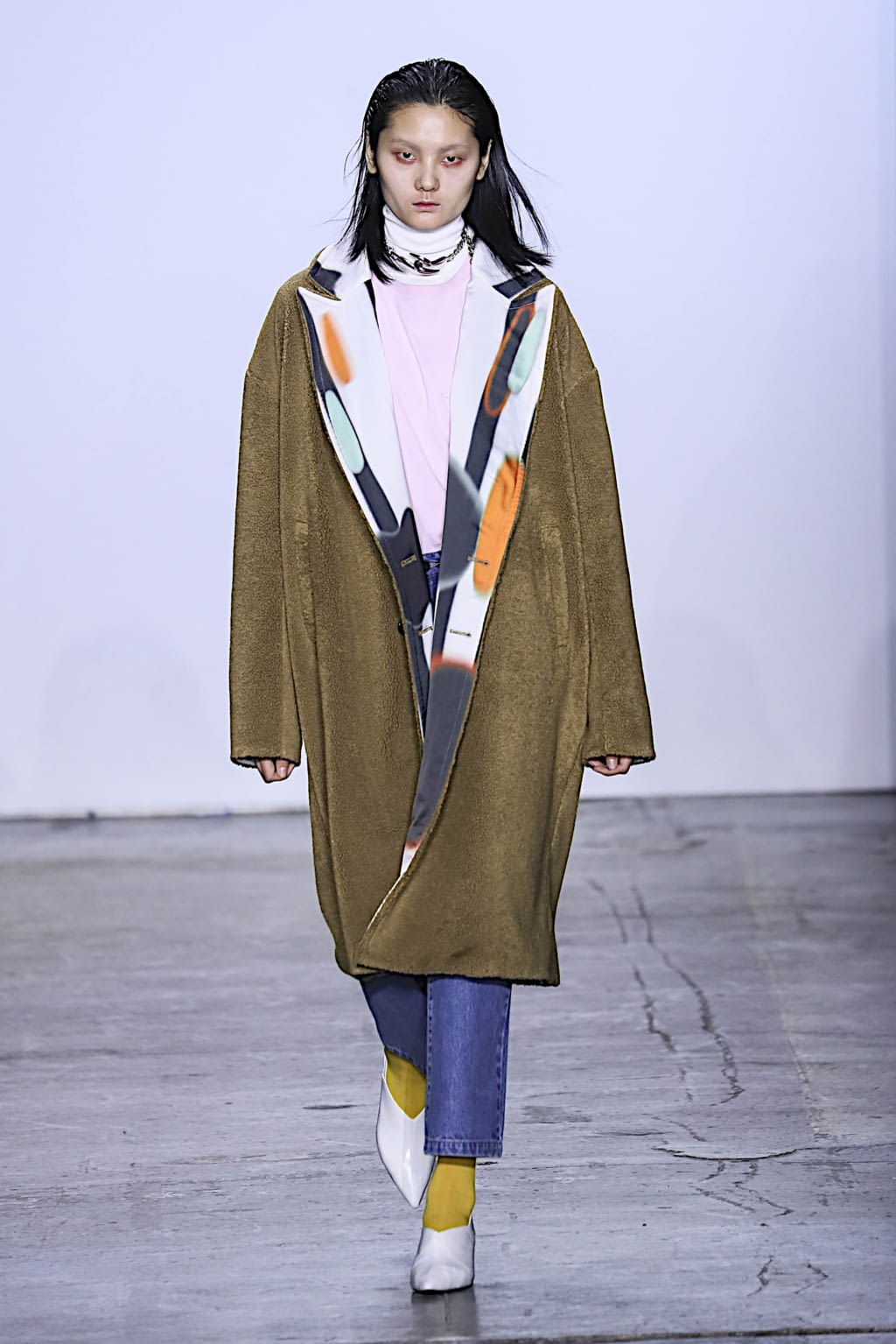 Fashion Week New York Fall/Winter 2019 look 21 from the Dirty Pineapple collection 女装