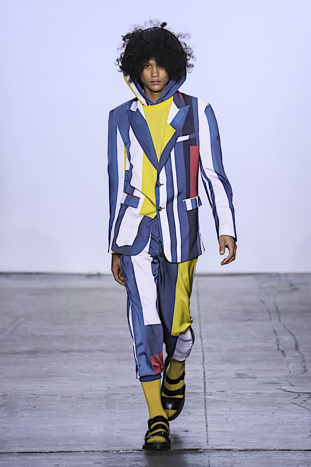 Fashion Week New York Fall/Winter 2019 look 37 from the Dirty Pineapple collection 女装