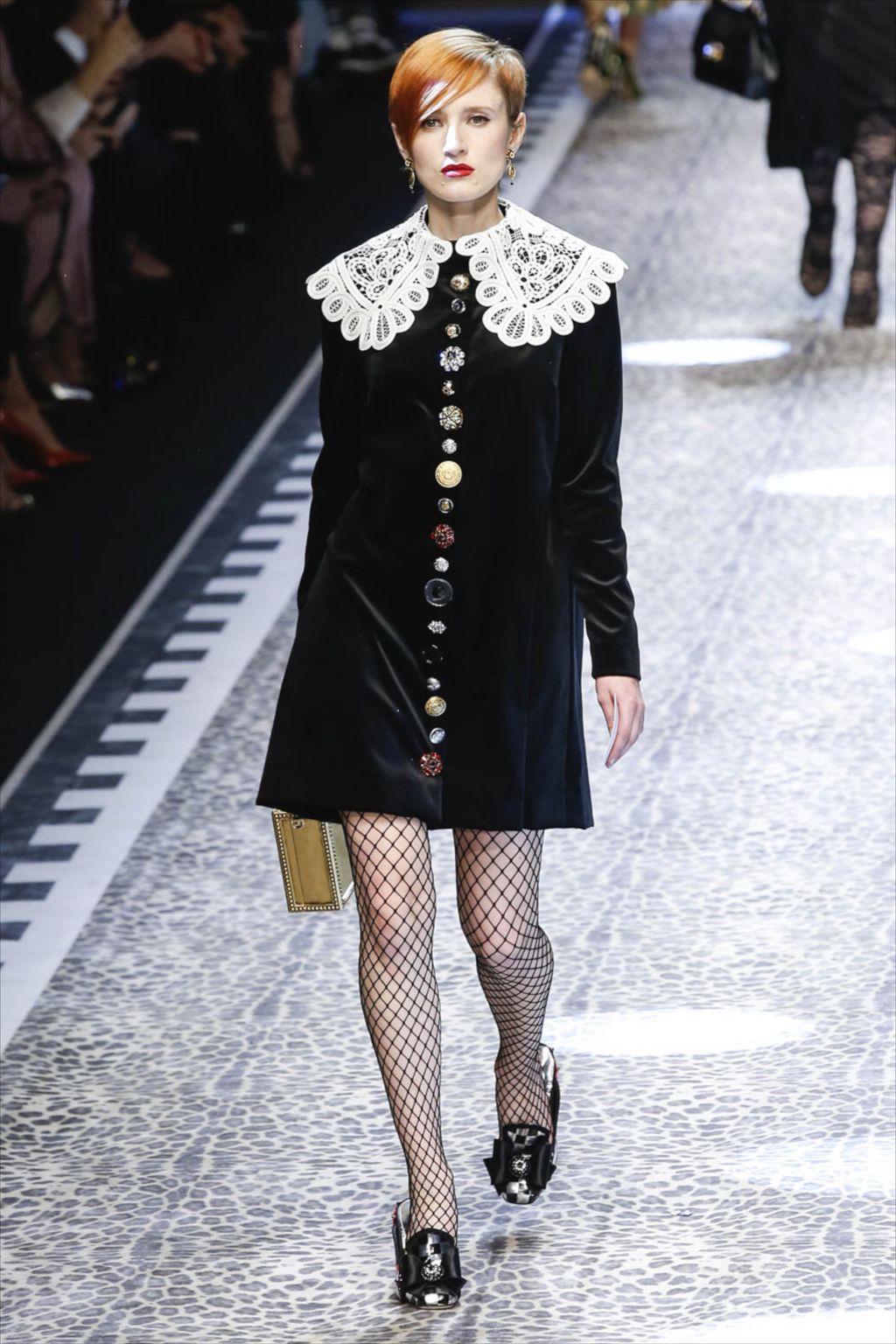 Fashion Week Milan Fall/Winter 2017 look 26 from the Dolce & Gabbana collection womenswear
