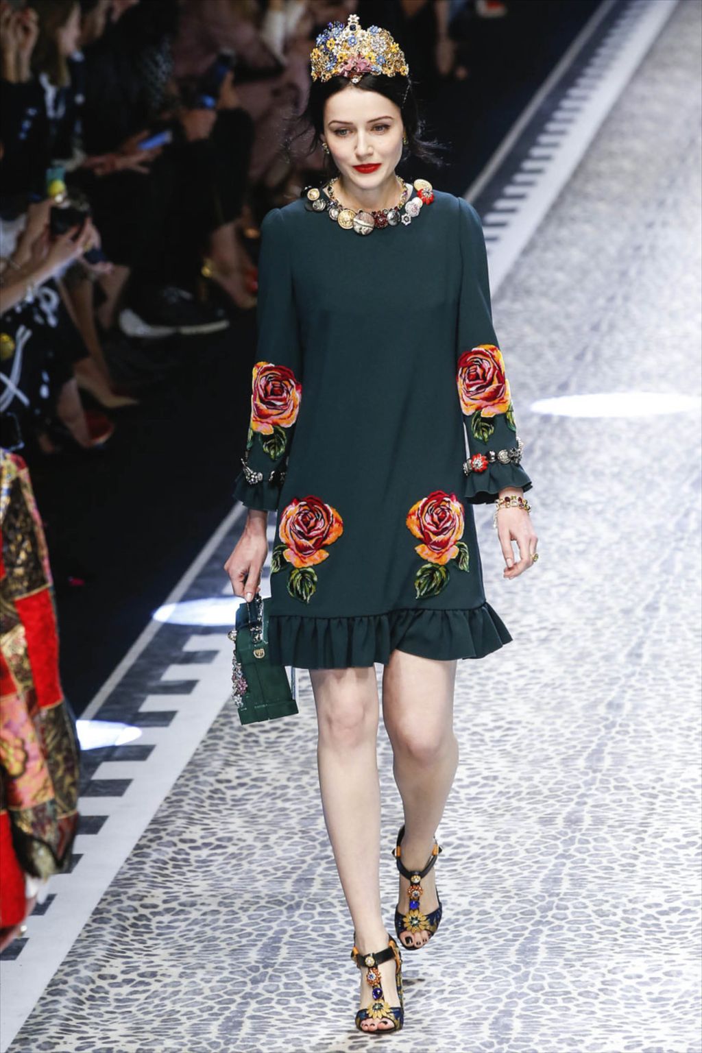 Fashion Week Milan Fall/Winter 2017 look 83 de la collection Dolce & Gabbana womenswear
