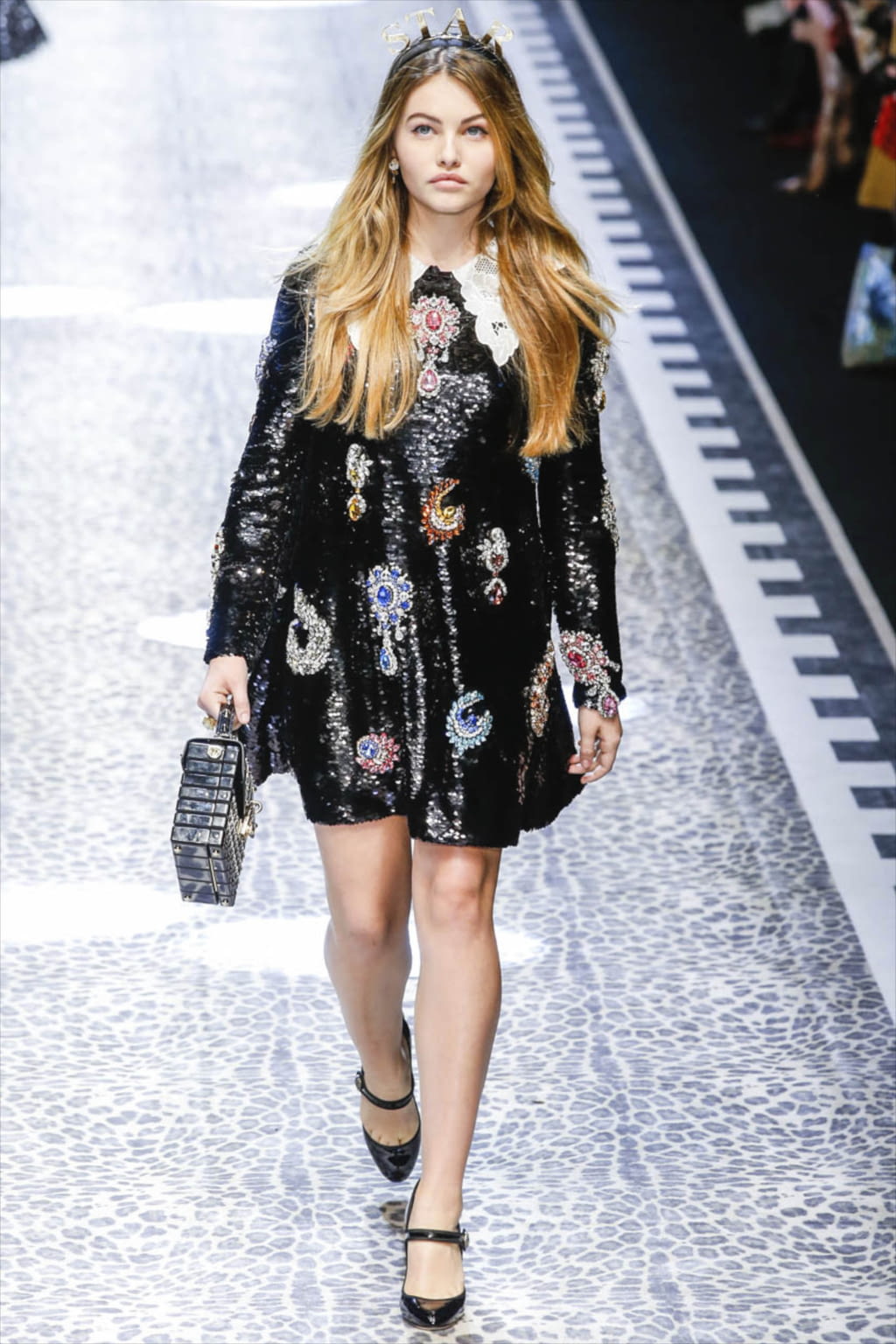 Fashion Week Milan Fall/Winter 2017 look 106 from the Dolce & Gabbana collection womenswear