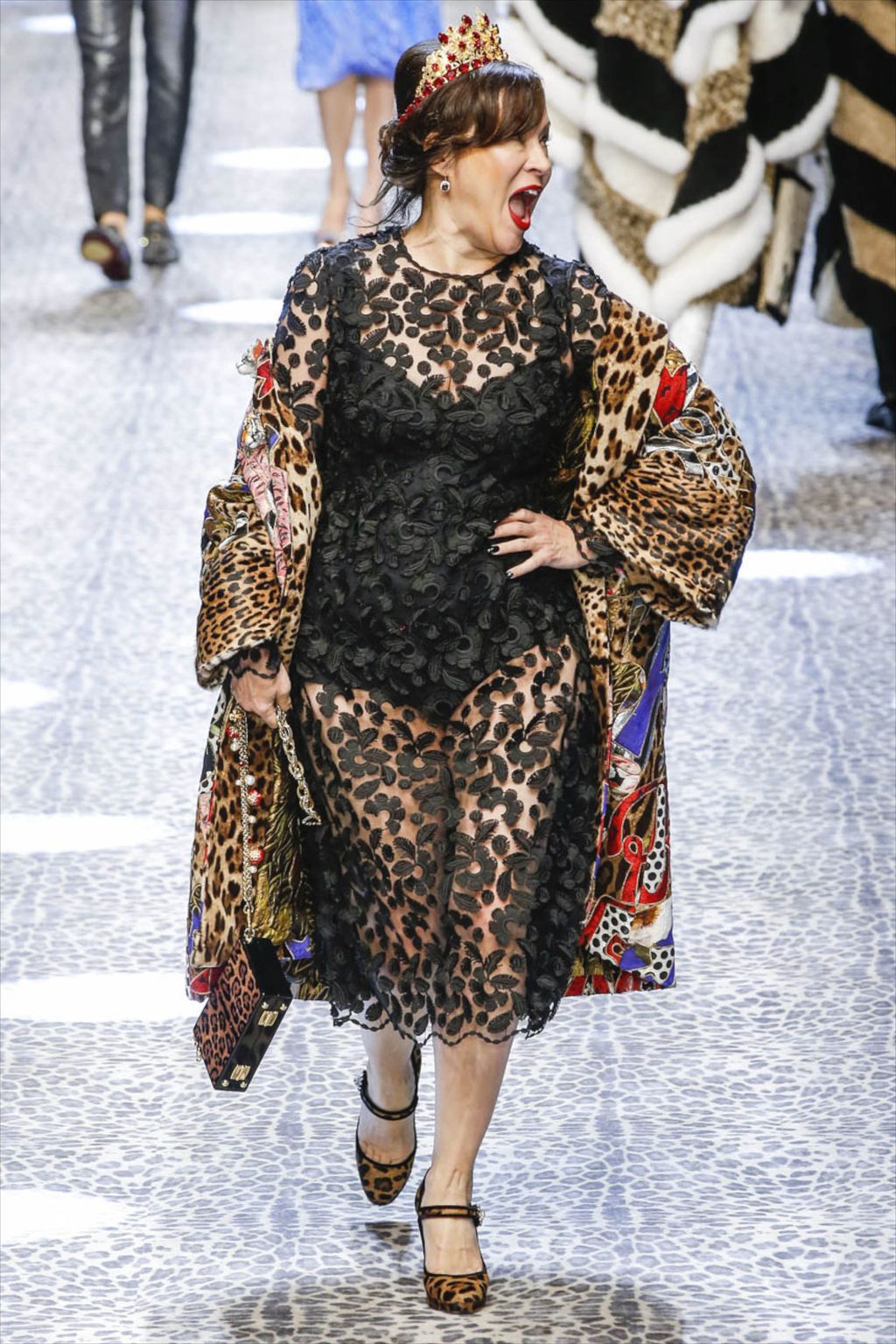 Fashion Week Milan Fall/Winter 2017 look 112 from the Dolce & Gabbana collection womenswear