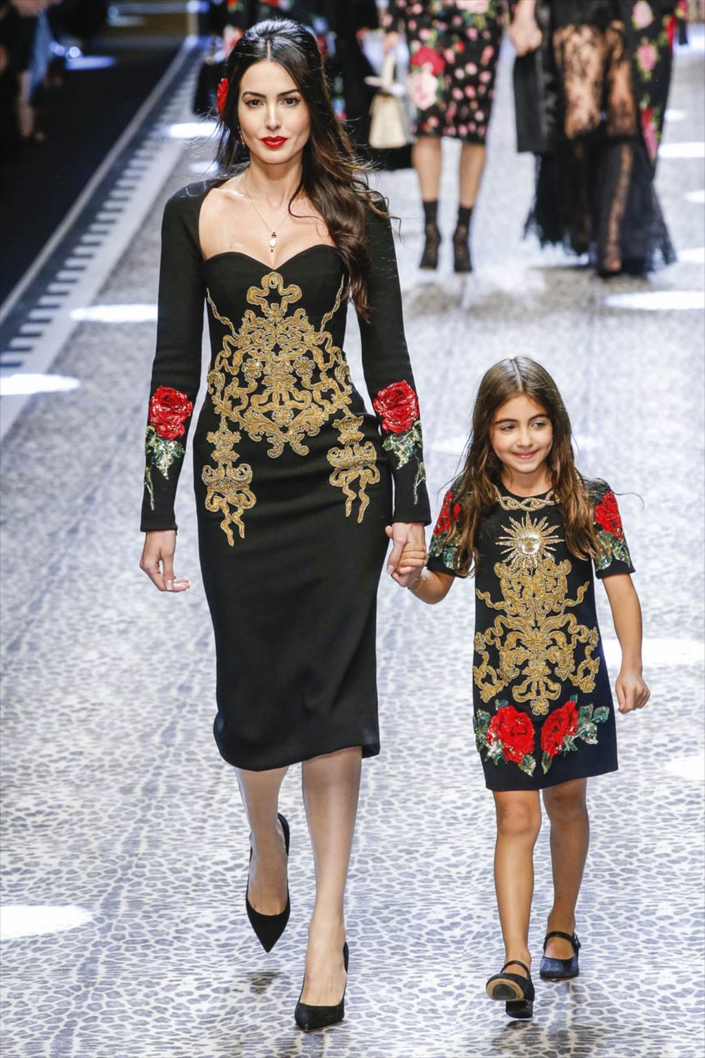 Fashion Week Milan Fall/Winter 2017 look 115 from the Dolce & Gabbana collection womenswear