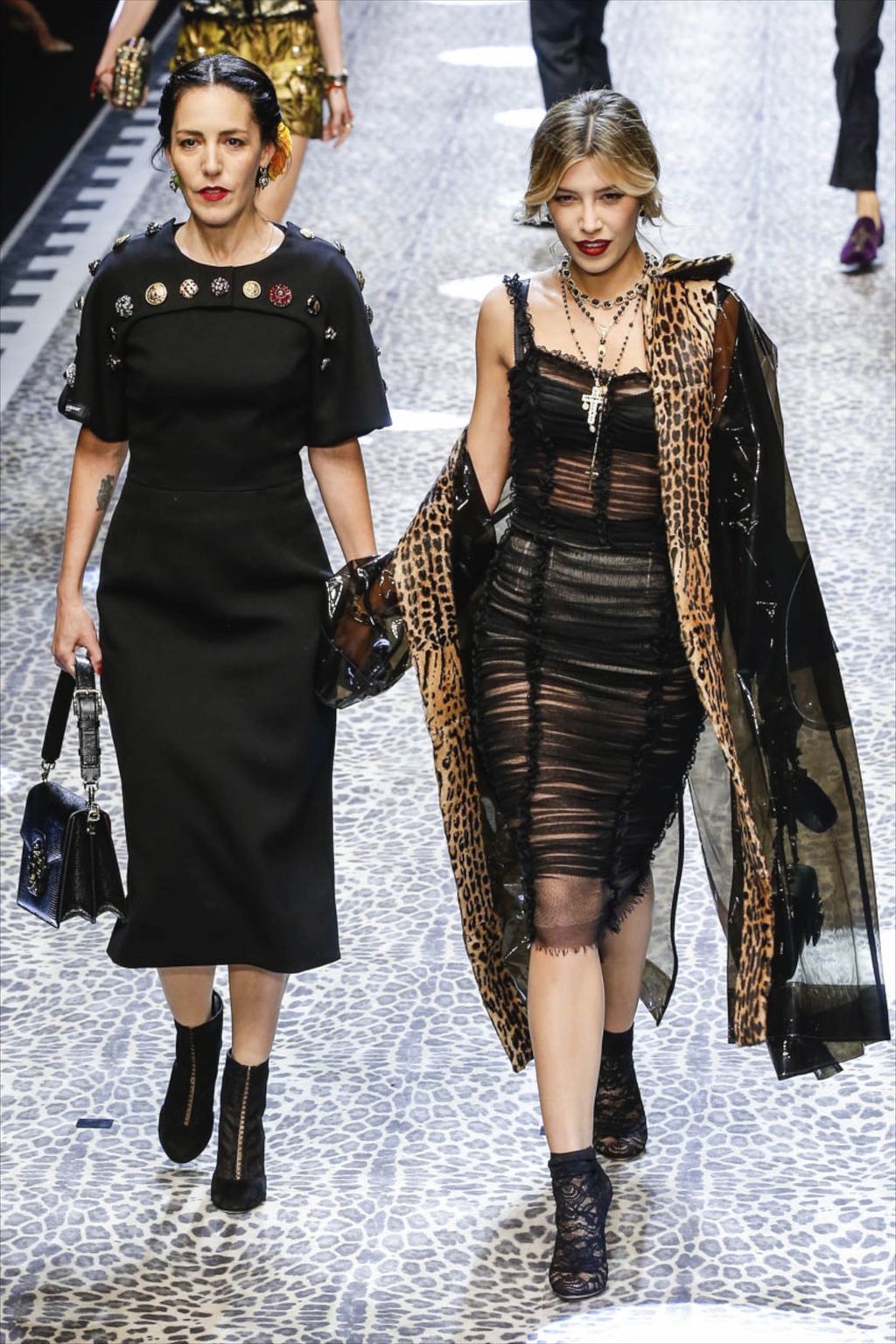 Fashion Week Milan Fall/Winter 2017 look 124 from the Dolce & Gabbana collection womenswear