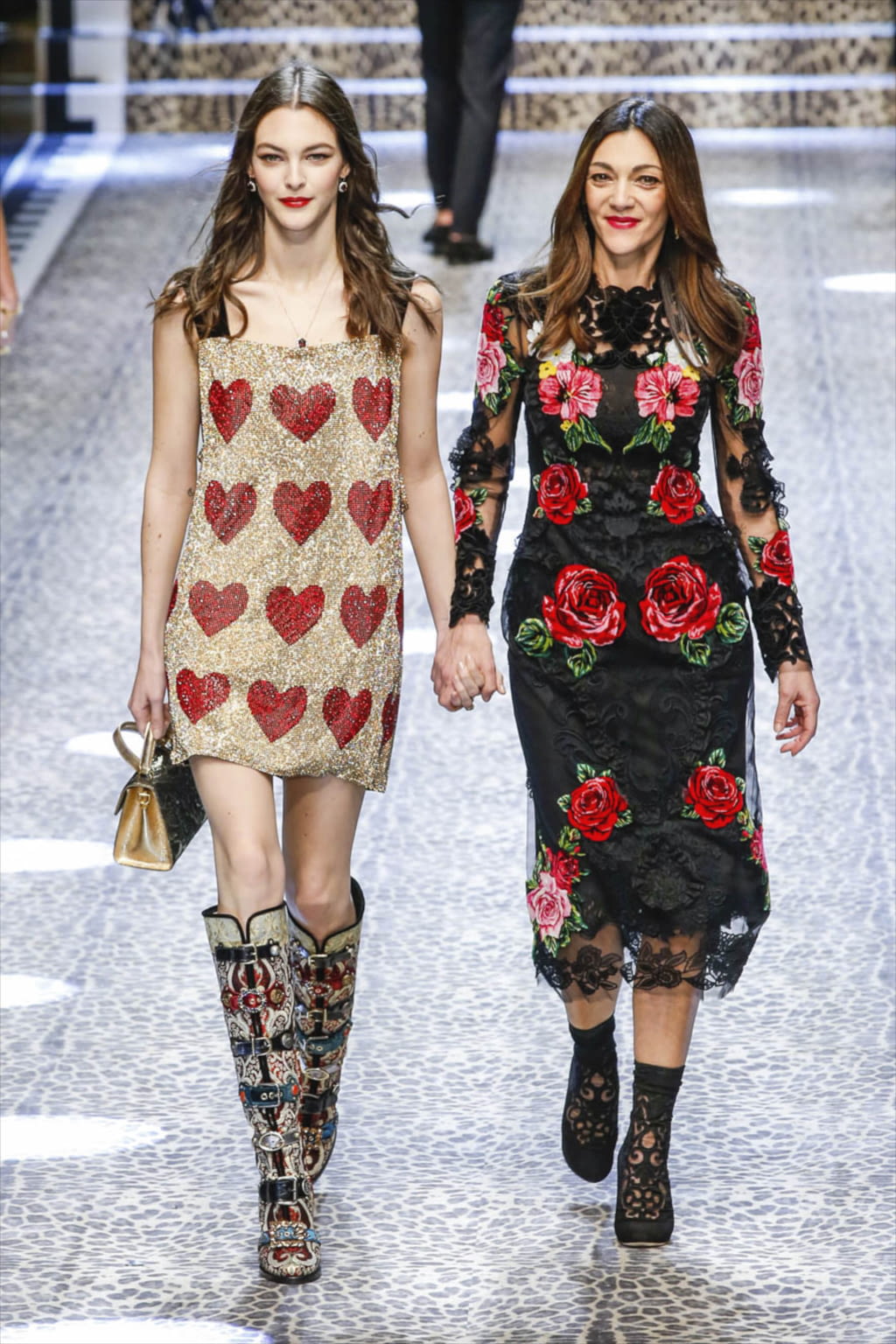Fashion Week Milan Fall/Winter 2017 look 128 from the Dolce & Gabbana collection womenswear