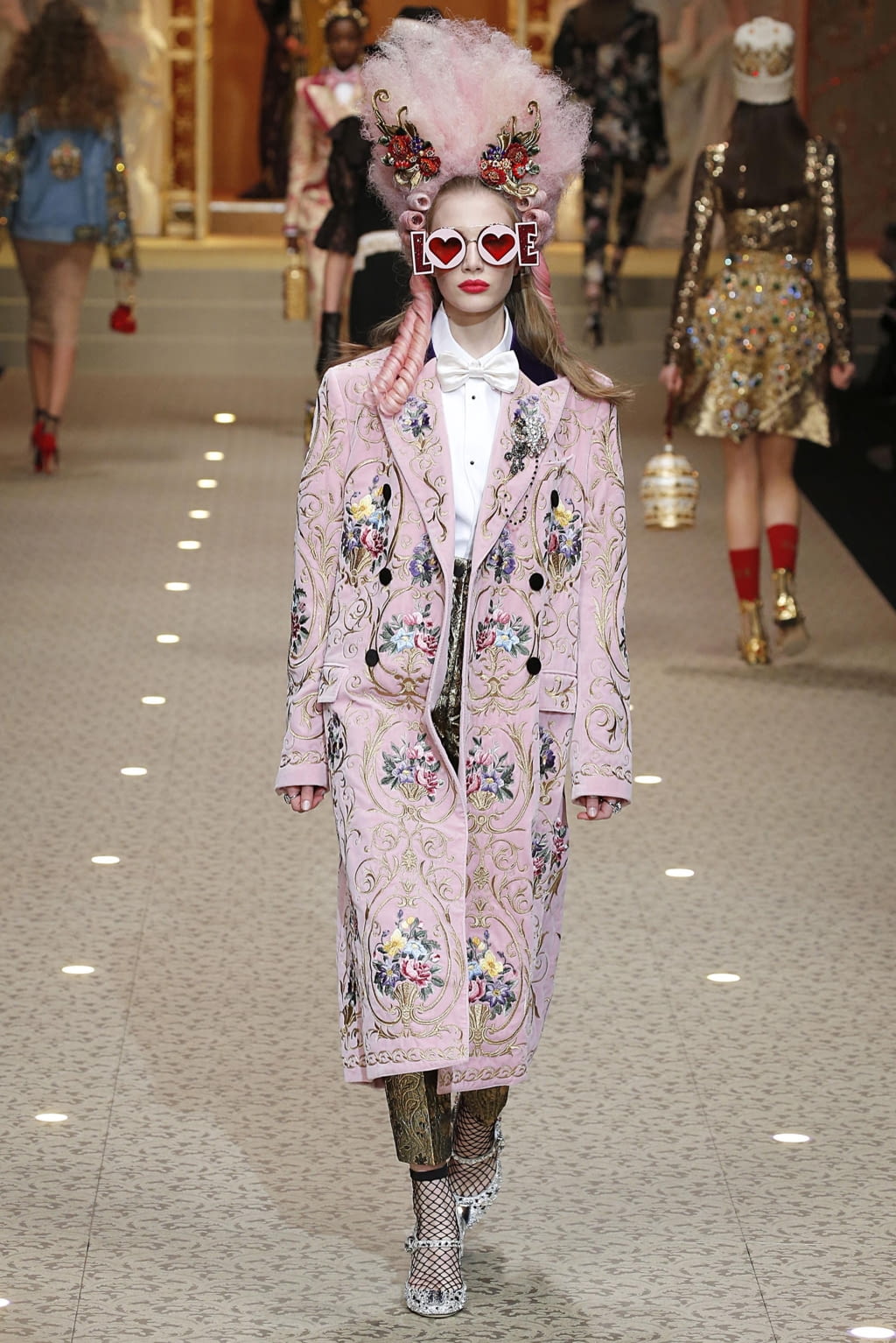 Fashion Week Milan Fall/Winter 2018 look 11 from the Dolce & Gabbana collection 女装