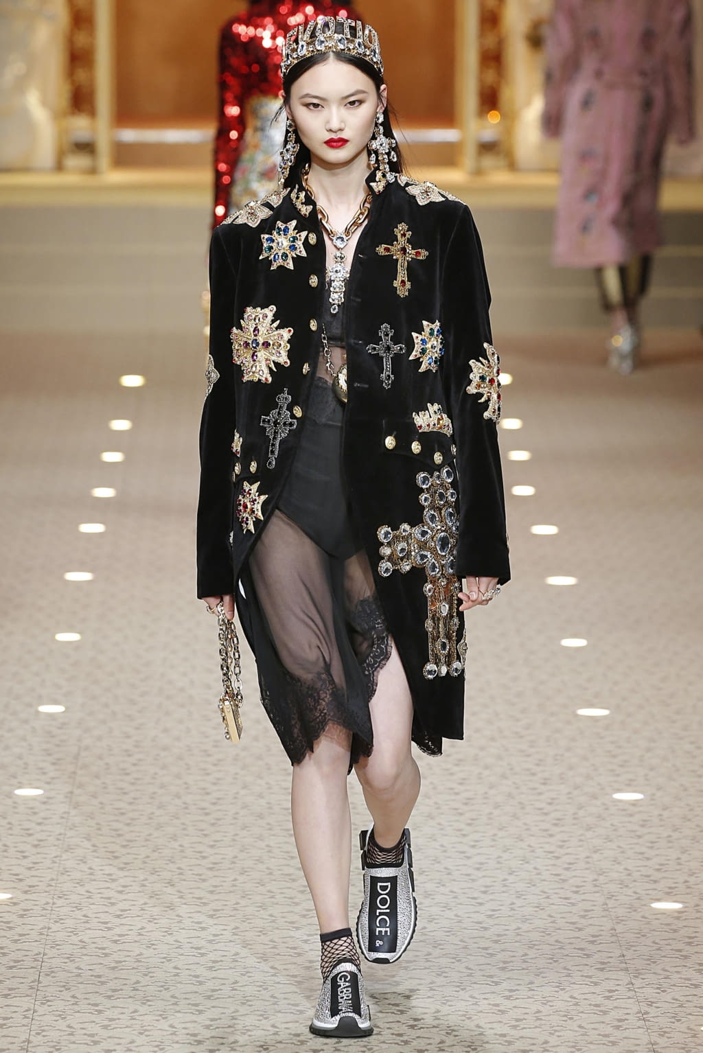 Fashion Week Milan Fall/Winter 2018 look 15 from the Dolce & Gabbana collection womenswear