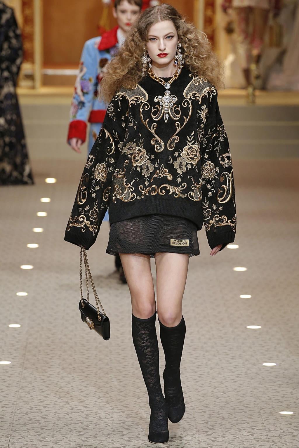 Fashion Week Milan Fall/Winter 2018 look 17 de la collection Dolce & Gabbana womenswear