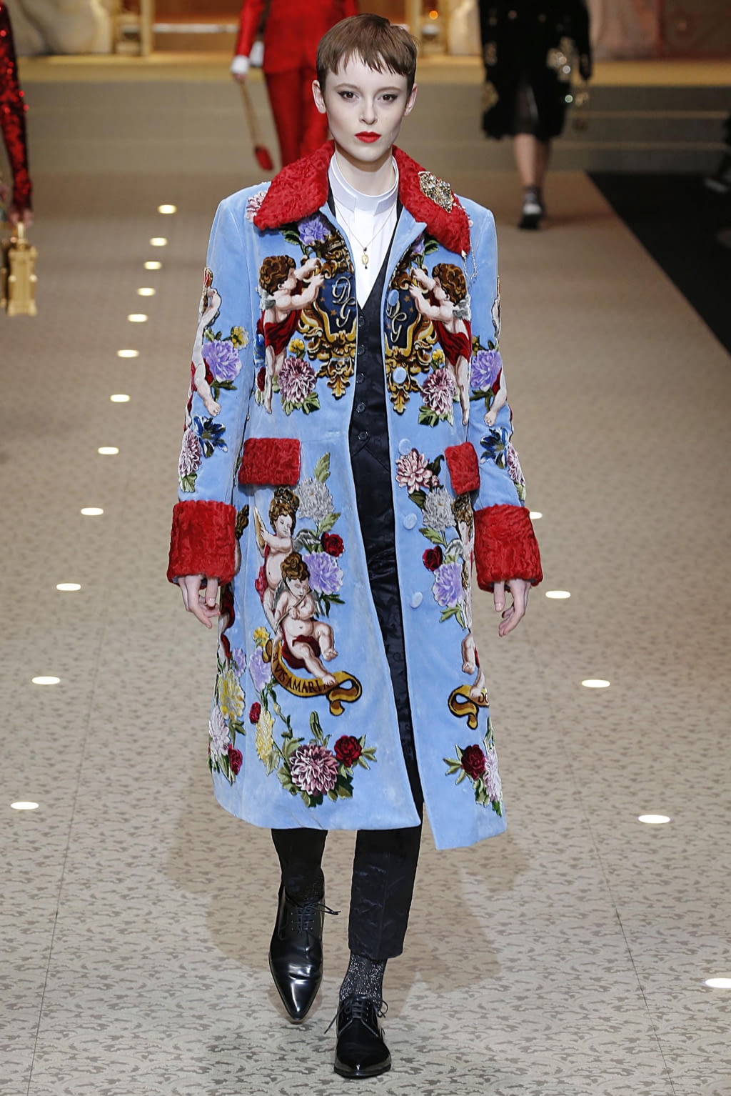 Fashion Week Milan Fall/Winter 2018 look 18 from the Dolce & Gabbana collection 女装
