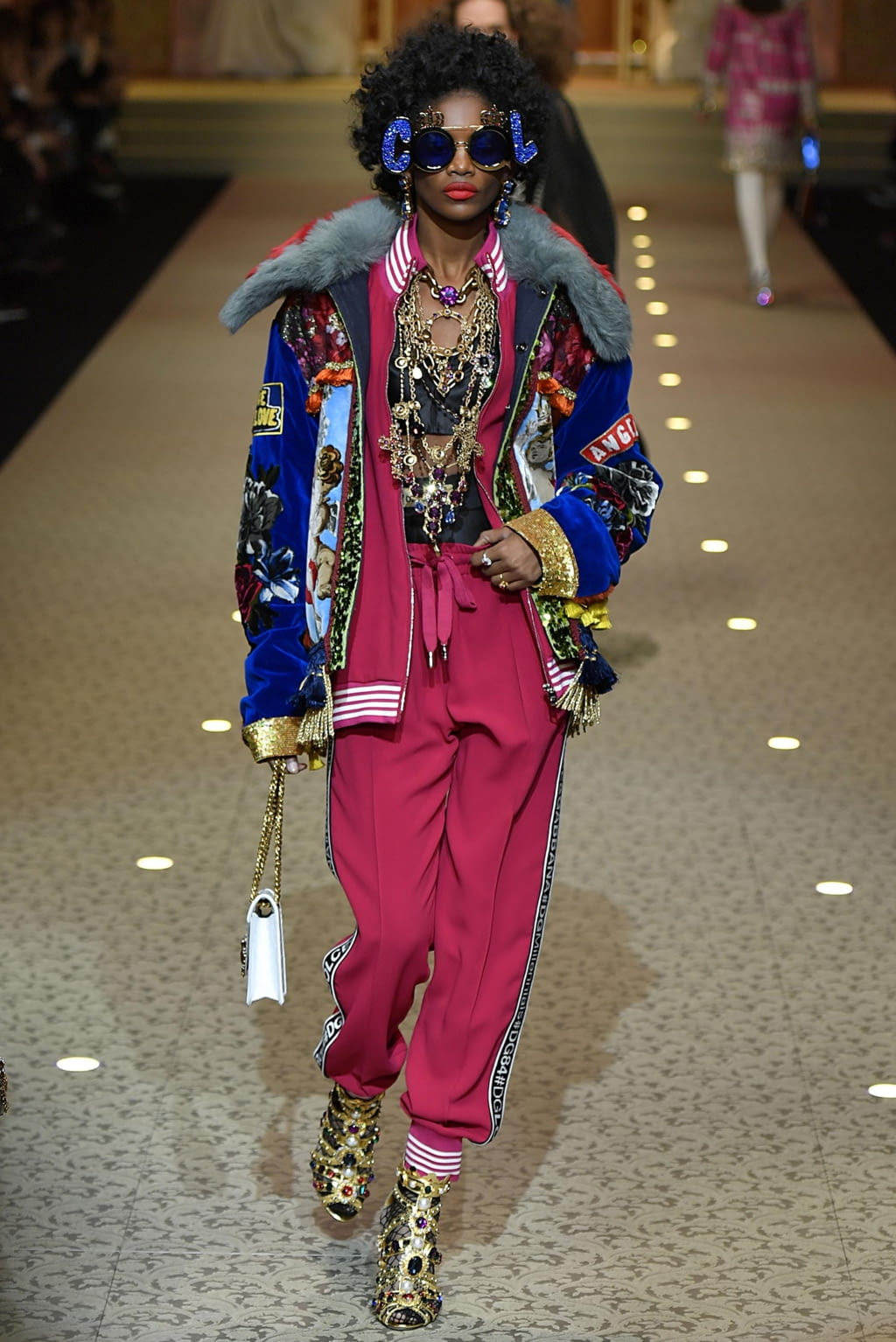 Fashion Week Milan Fall/Winter 2018 look 28 from the Dolce & Gabbana collection 女装