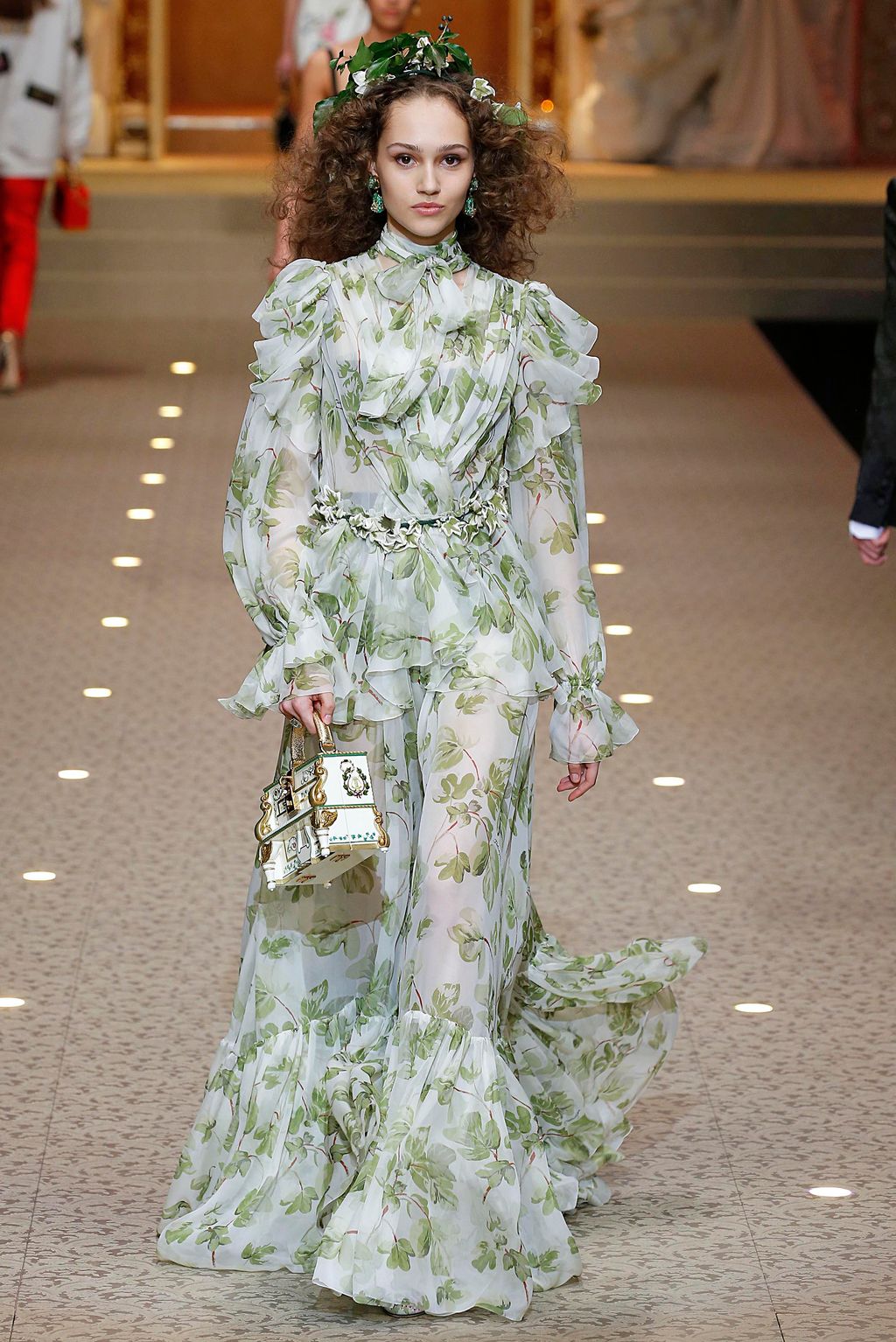 Fashion Week Milan Fall/Winter 2018 look 46 from the Dolce & Gabbana collection womenswear
