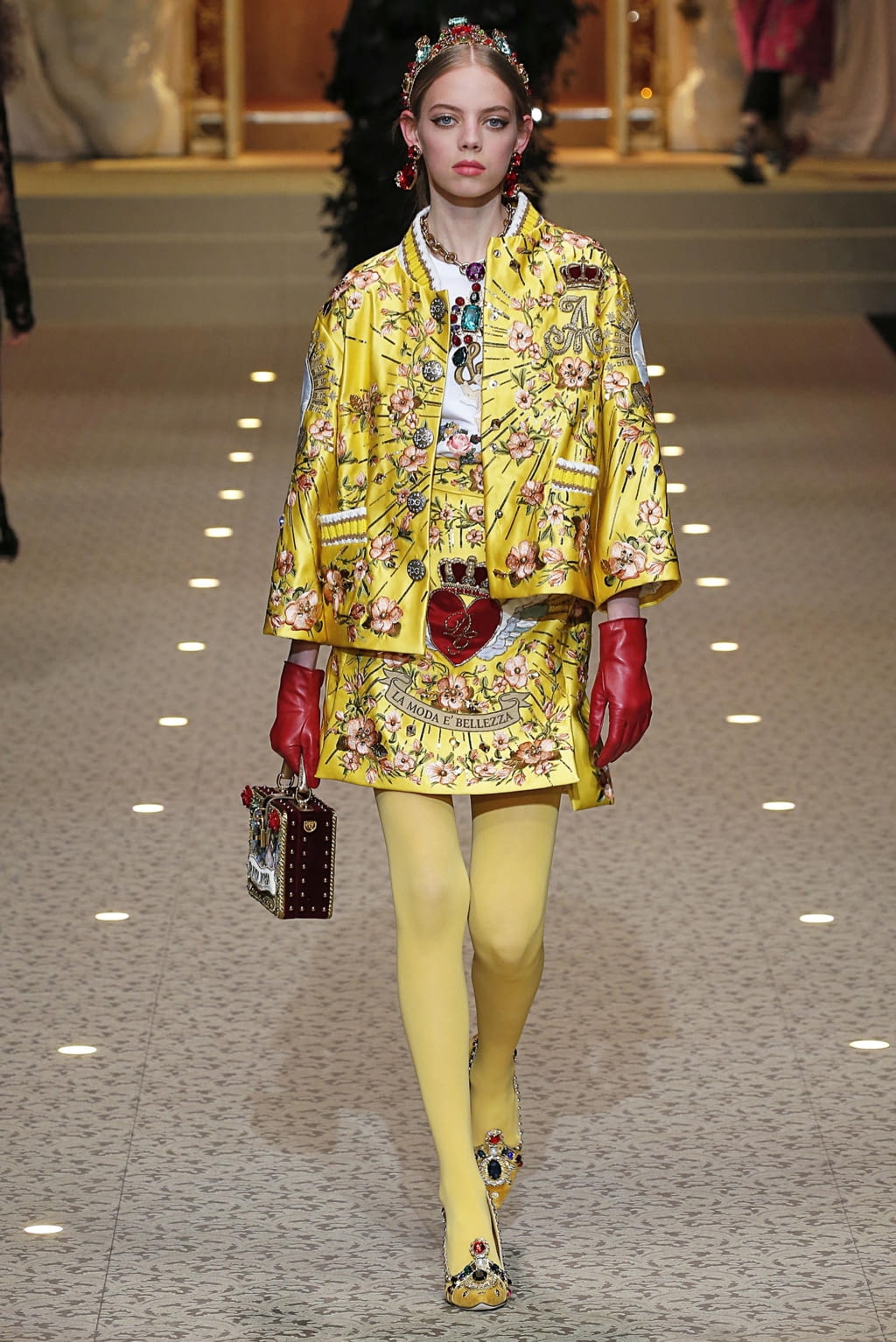 Fashion Week Milan Fall/Winter 2018 look 74 from the Dolce & Gabbana collection 女装