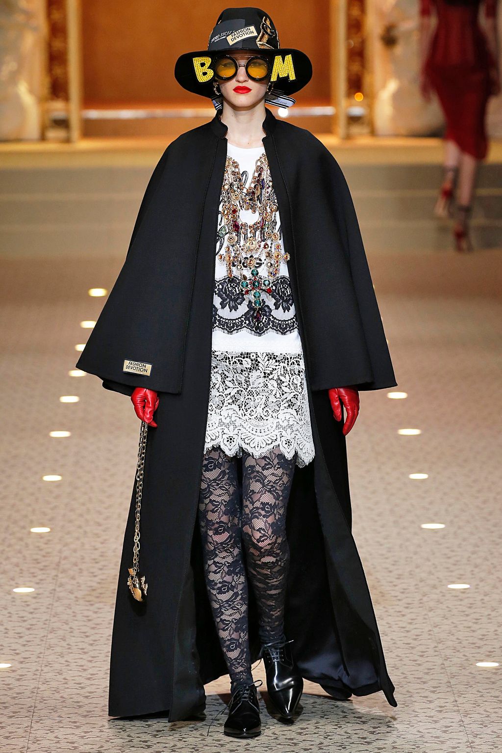 Fashion Week Milan Fall/Winter 2018 look 110 from the Dolce & Gabbana collection womenswear