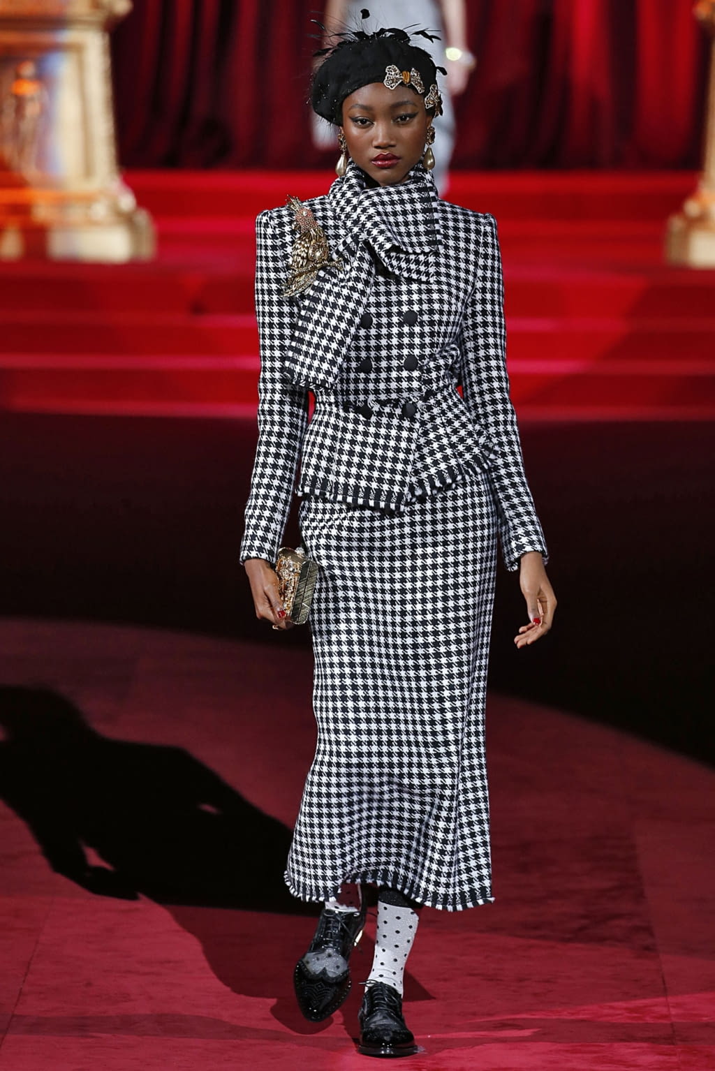 Fashion Week Milan Fall/Winter 2019 look 43 from the Dolce & Gabbana collection 女装
