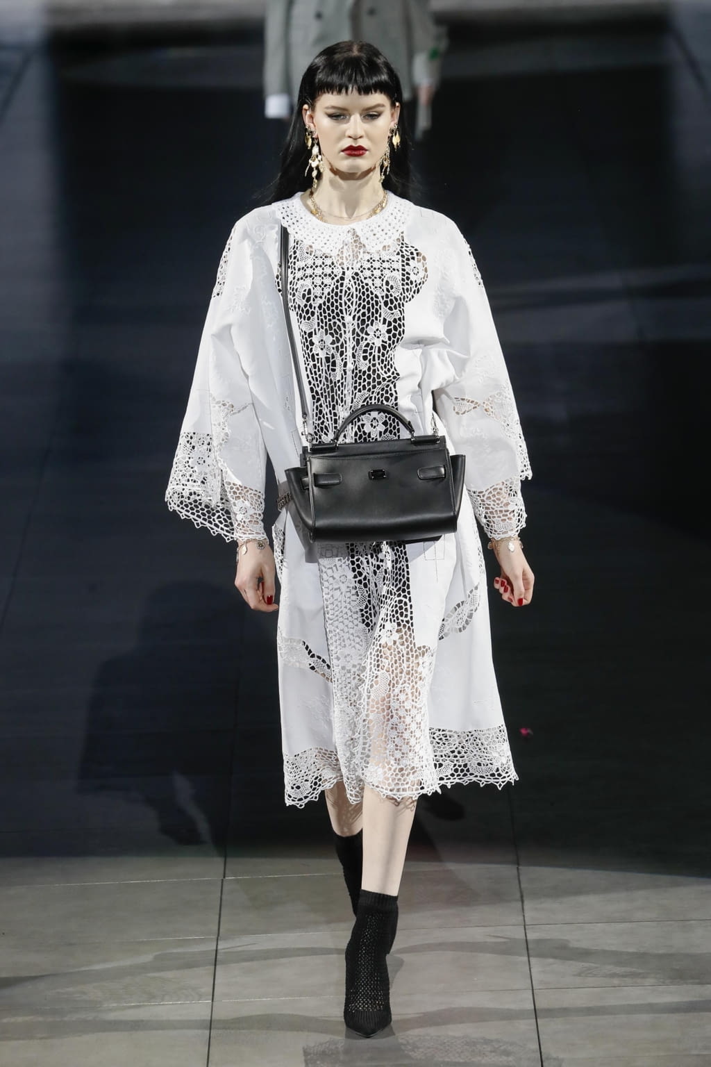 Fashion Week Milan Fall/Winter 2020 look 73 from the Dolce & Gabbana collection womenswear
