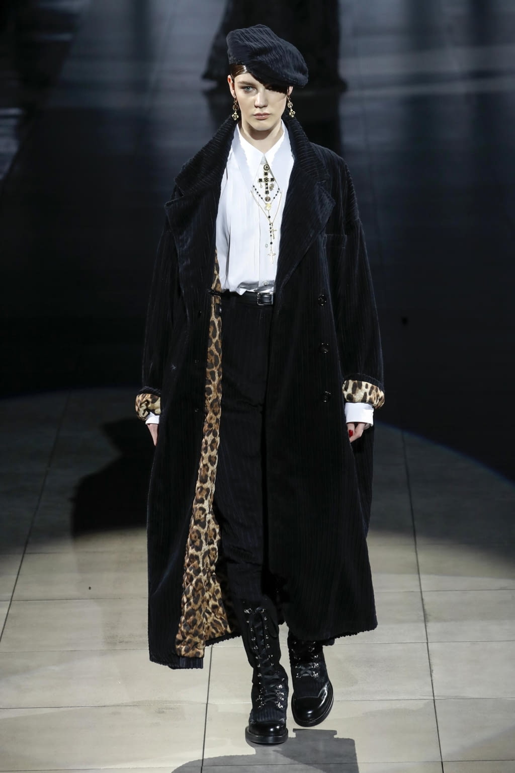 Fashion Week Milan Fall/Winter 2020 look 97 from the Dolce & Gabbana collection womenswear