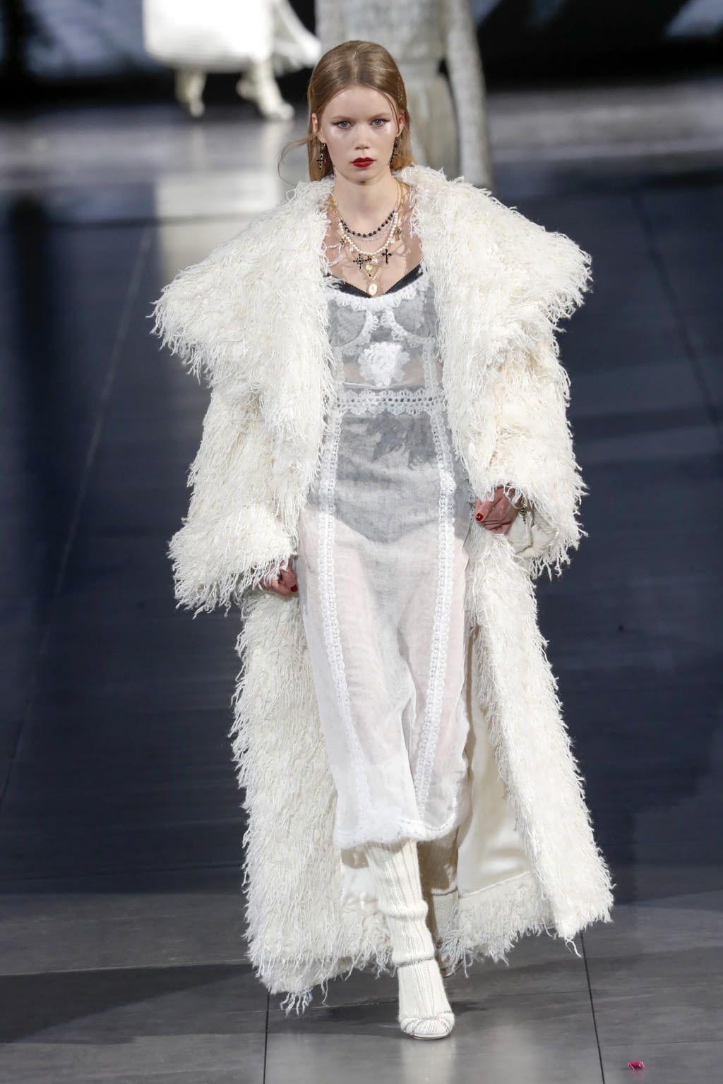 Fashion Week Milan Fall/Winter 2020 look 113 from the Dolce & Gabbana collection womenswear