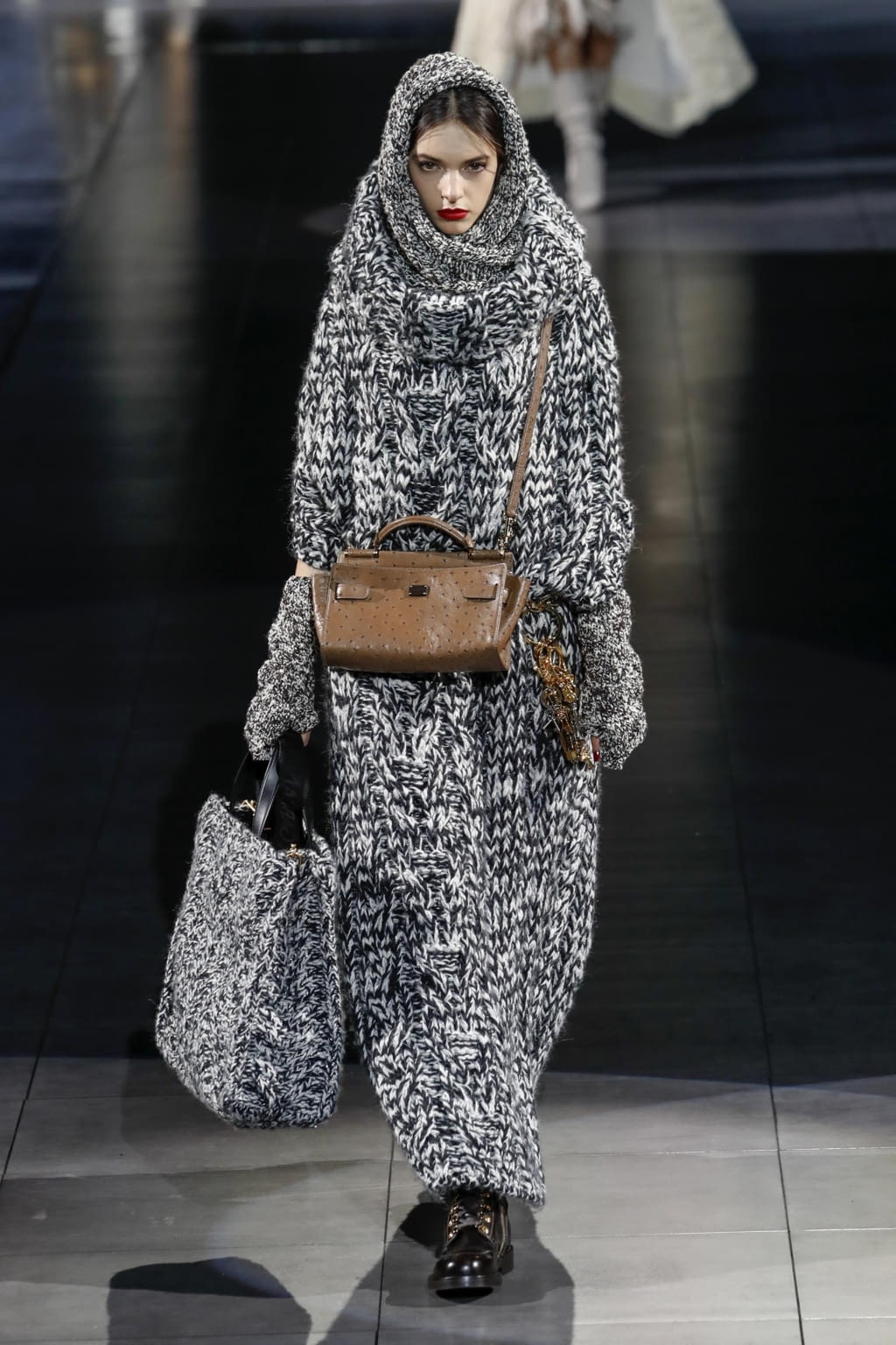 Fashion Week Milan Fall/Winter 2020 look 118 from the Dolce & Gabbana collection womenswear