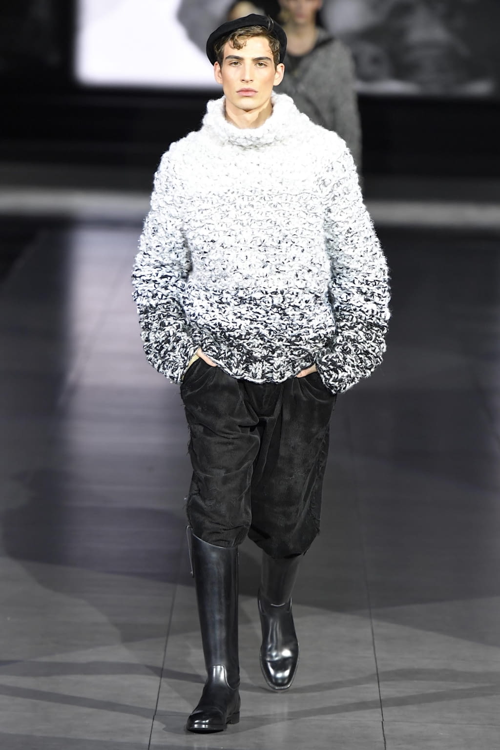 Fashion Week Milan Fall/Winter 2020 look 1 de la collection Dolce & Gabbana menswear