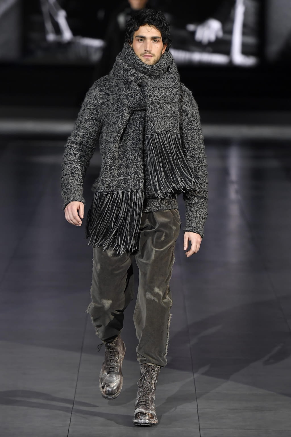Fashion Week Milan Fall/Winter 2020 look 12 from the Dolce & Gabbana collection 男装