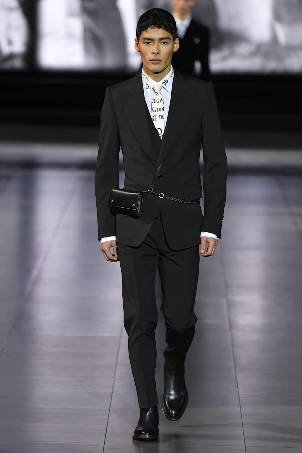 Fashion Week Milan Fall/Winter 2020 look 28 from the Dolce & Gabbana collection menswear