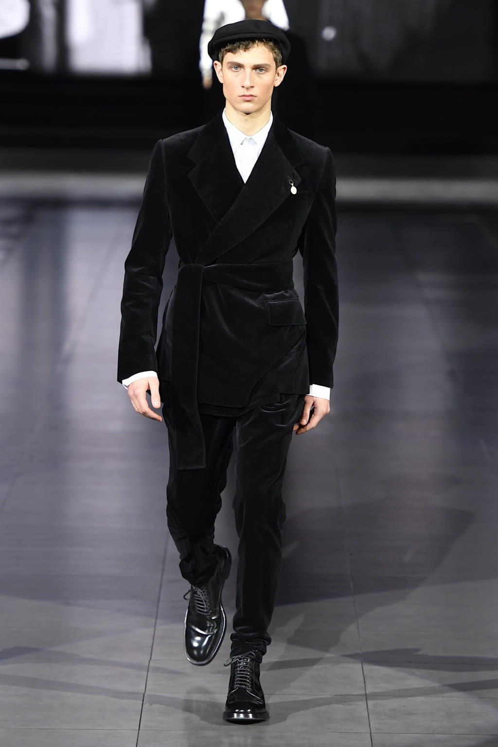 Fashion Week Milan Fall/Winter 2020 look 29 from the Dolce & Gabbana collection menswear