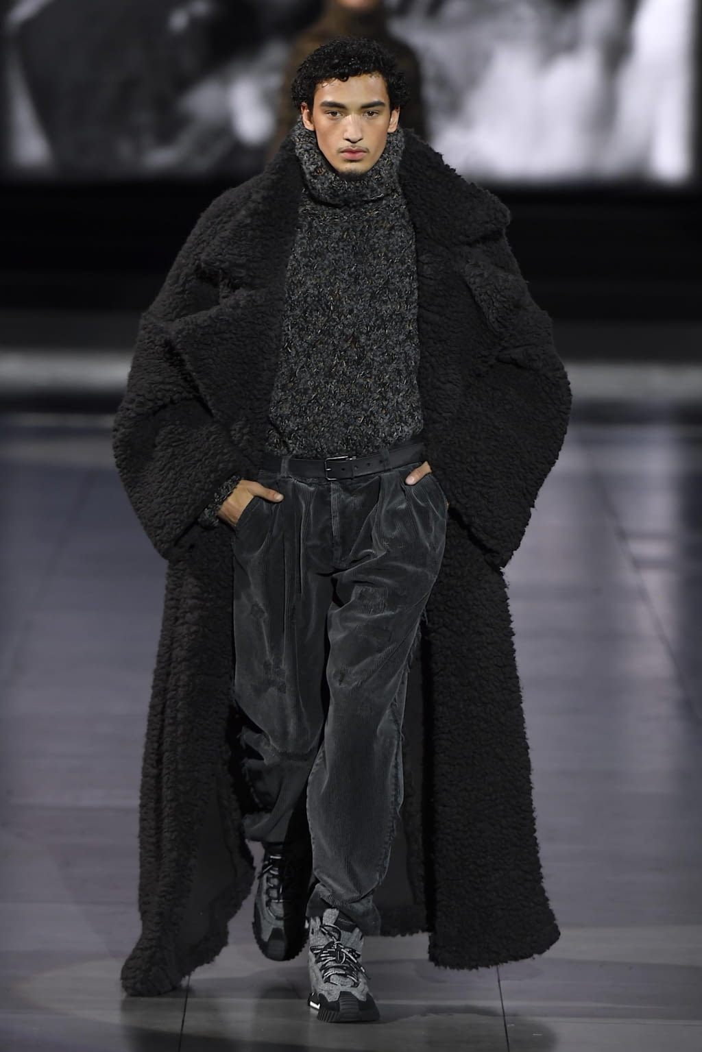 Fashion Week Milan Fall/Winter 2020 look 52 from the Dolce & Gabbana collection menswear