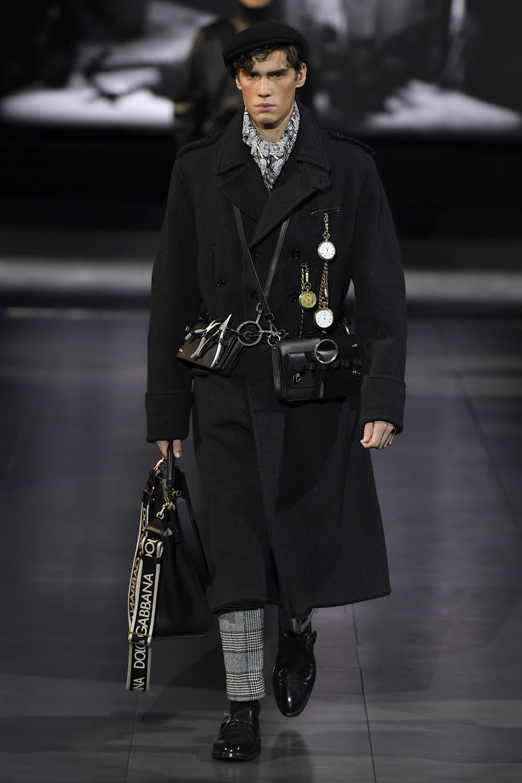 Fashion Week Milan Fall/Winter 2020 look 98 from the Dolce & Gabbana collection menswear