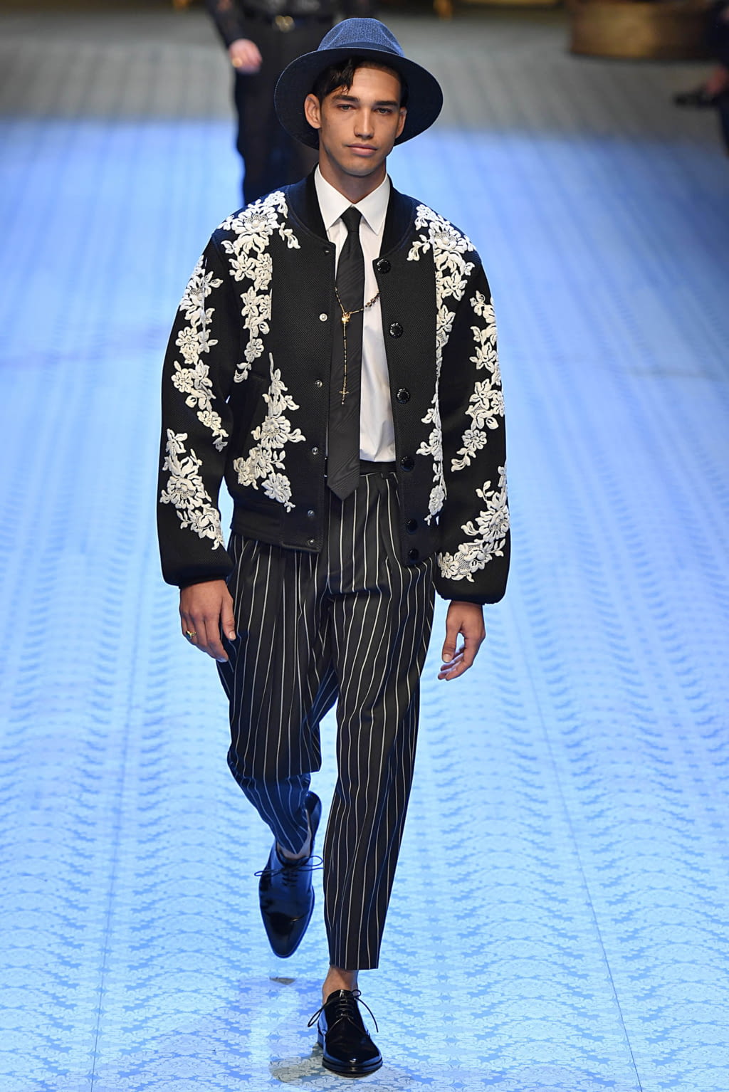 Fashion Week Milan Spring/Summer 2019 look 23 from the Dolce & Gabbana collection 男装