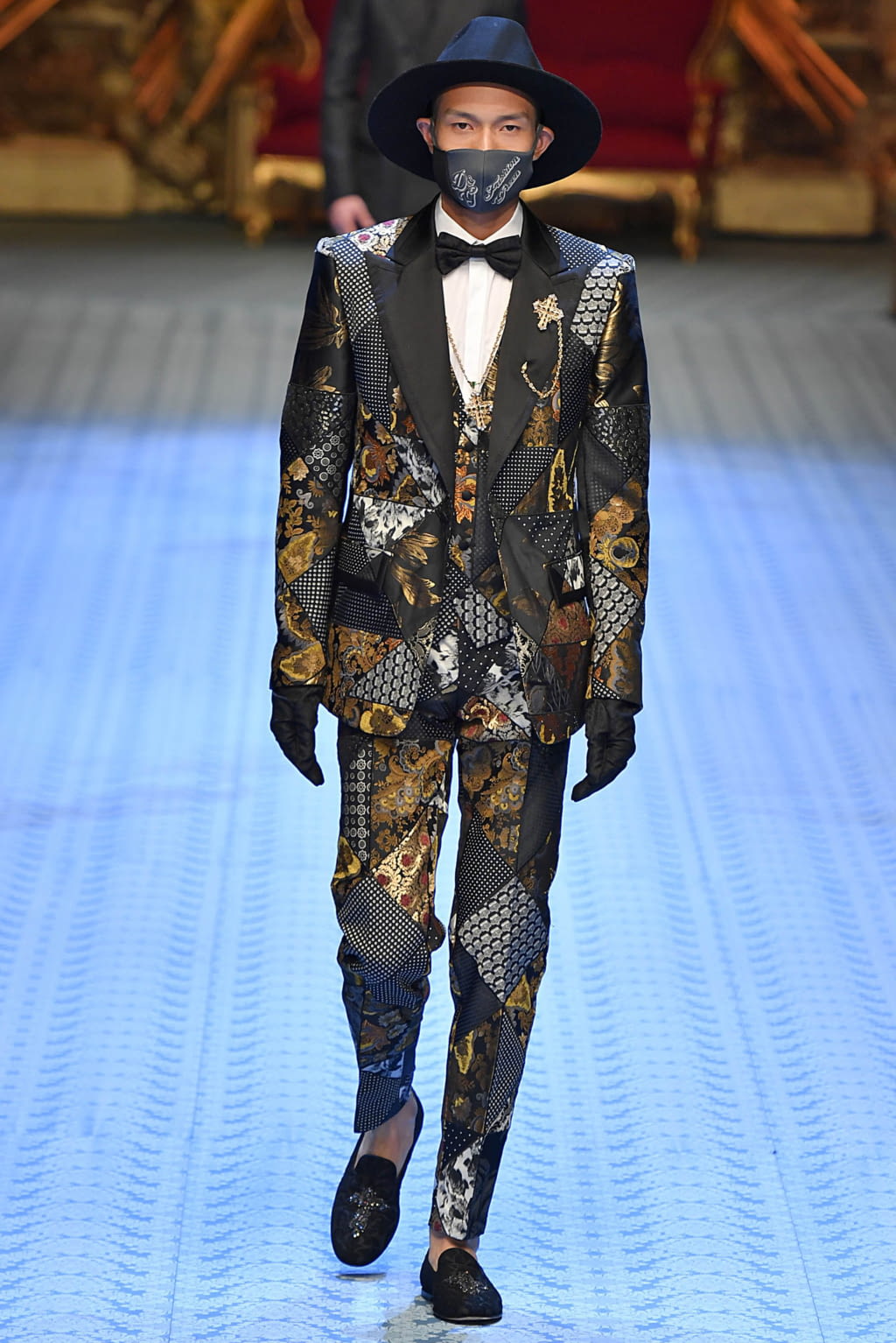 Fashion Week Milan Spring/Summer 2019 look 33 from the Dolce & Gabbana collection menswear