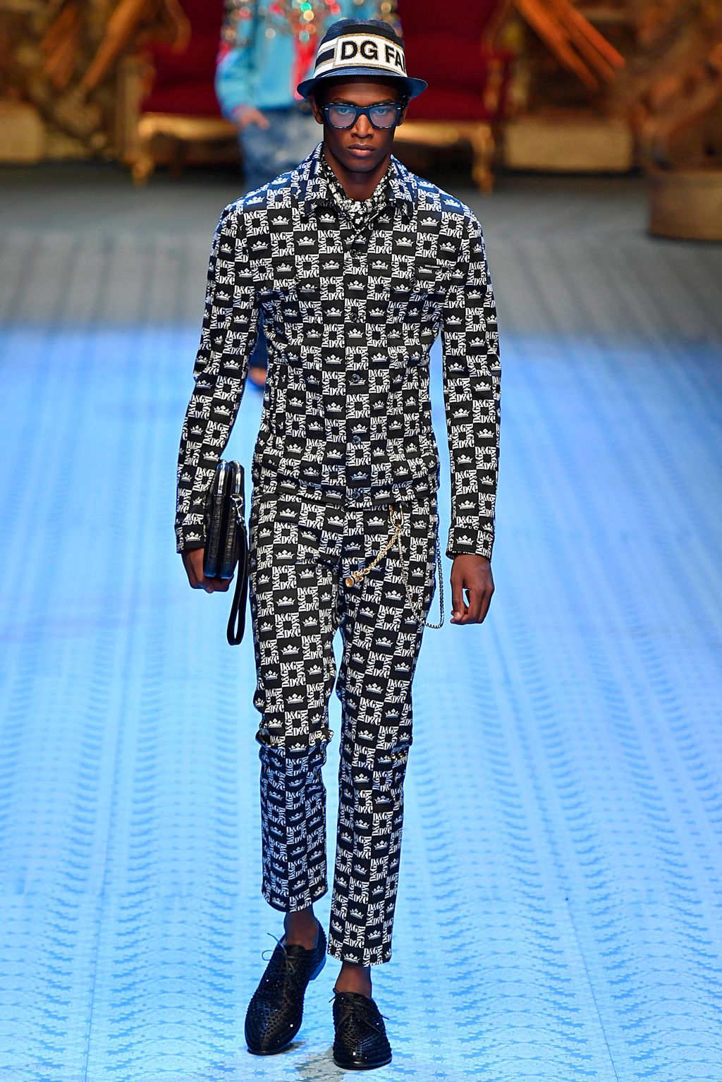 Fashion Week Milan Spring/Summer 2019 look 71 from the Dolce & Gabbana collection menswear
