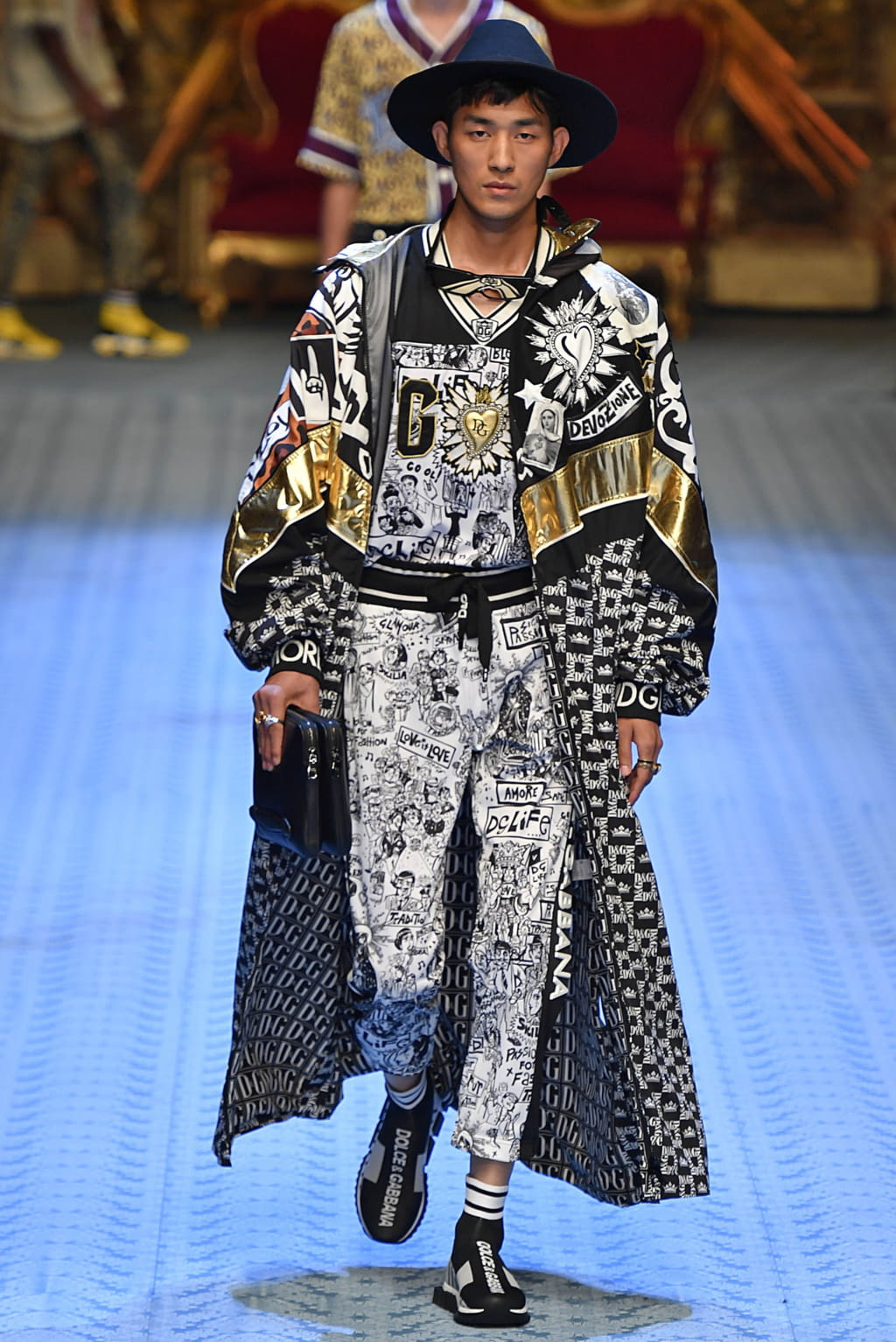 Fashion Week Milan Spring/Summer 2019 look 77 from the Dolce & Gabbana collection menswear