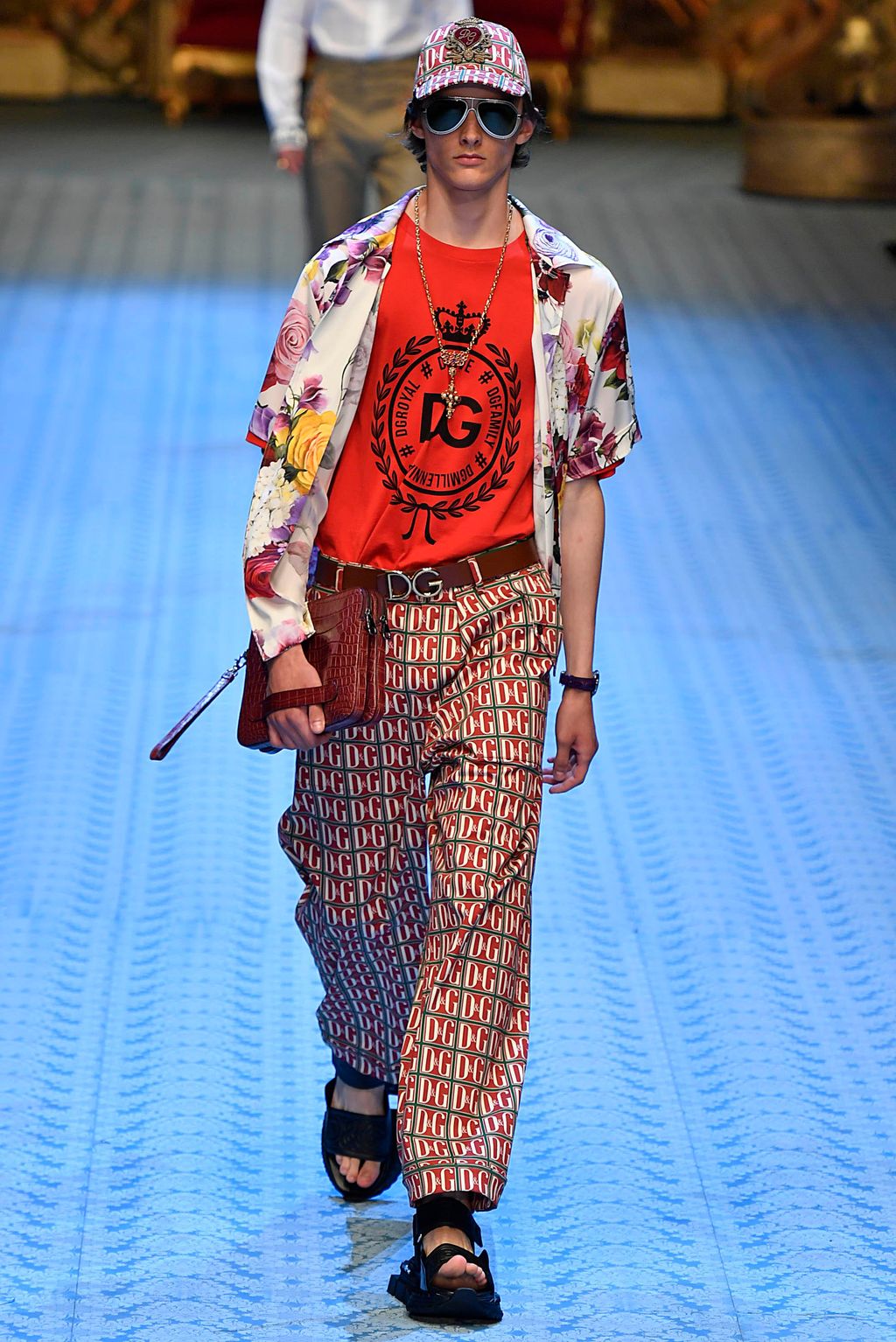 Fashion Week Milan Spring/Summer 2019 look 81 from the Dolce & Gabbana collection menswear