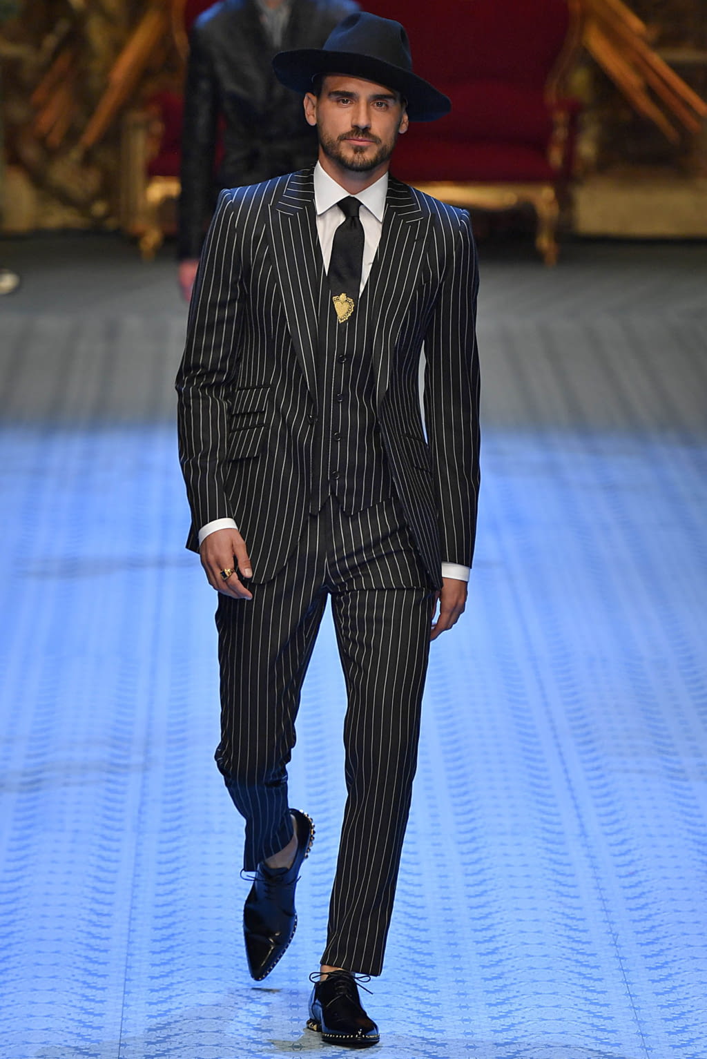 Fashion Week Milan Spring/Summer 2019 look 85 from the Dolce & Gabbana collection menswear