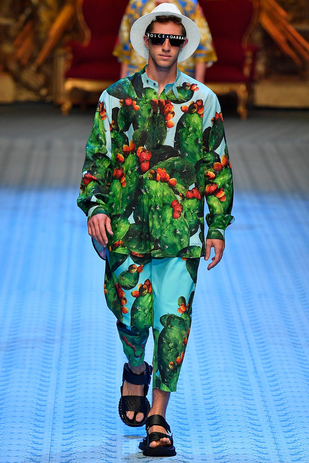 Fashion Week Milan Spring/Summer 2019 look 98 from the Dolce & Gabbana collection 男装