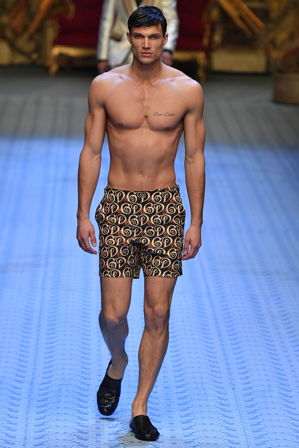Fashion Week Milan Spring/Summer 2019 look 128 from the Dolce & Gabbana collection menswear
